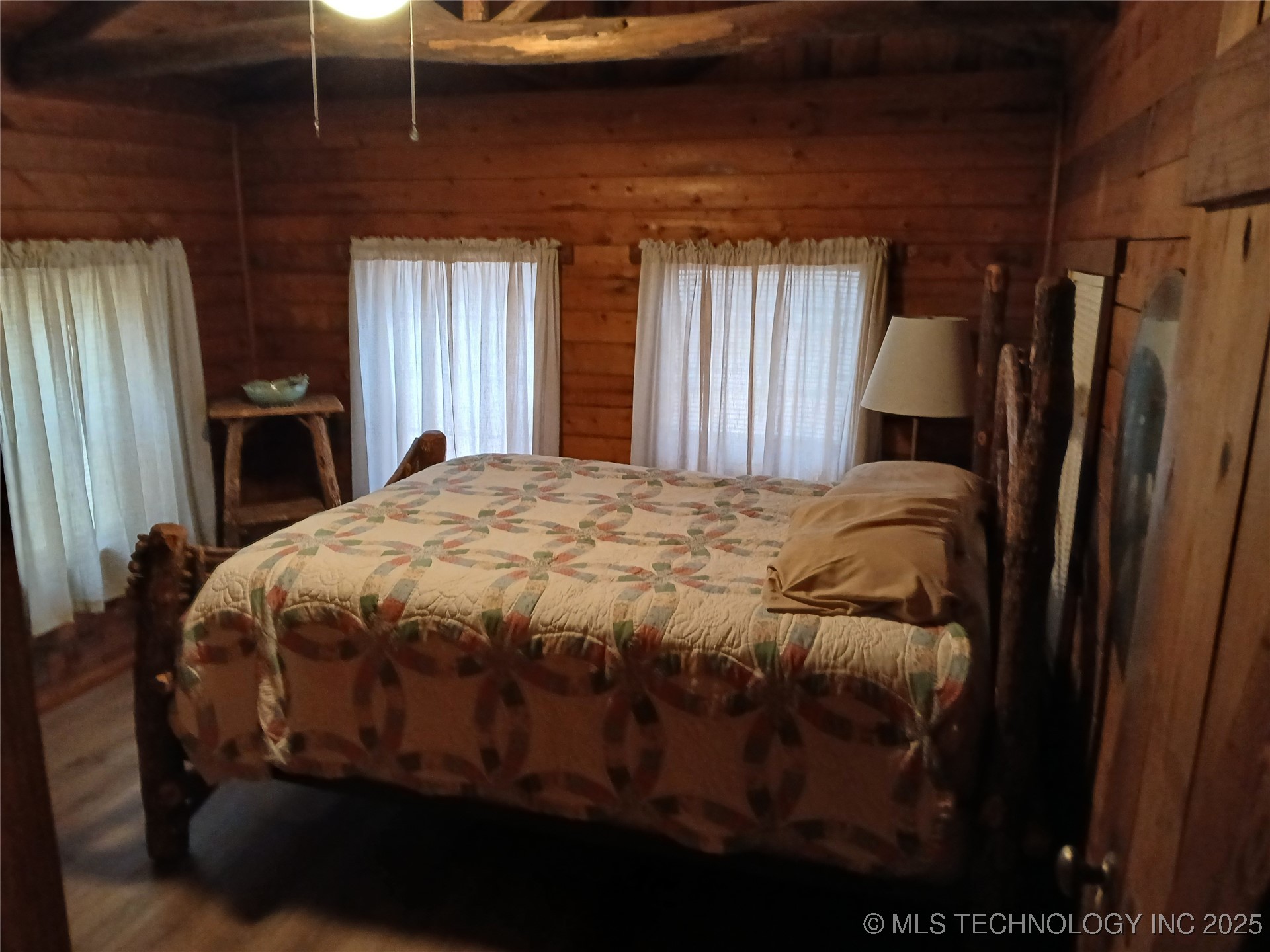 414823 Sherman Road Property Photo 7