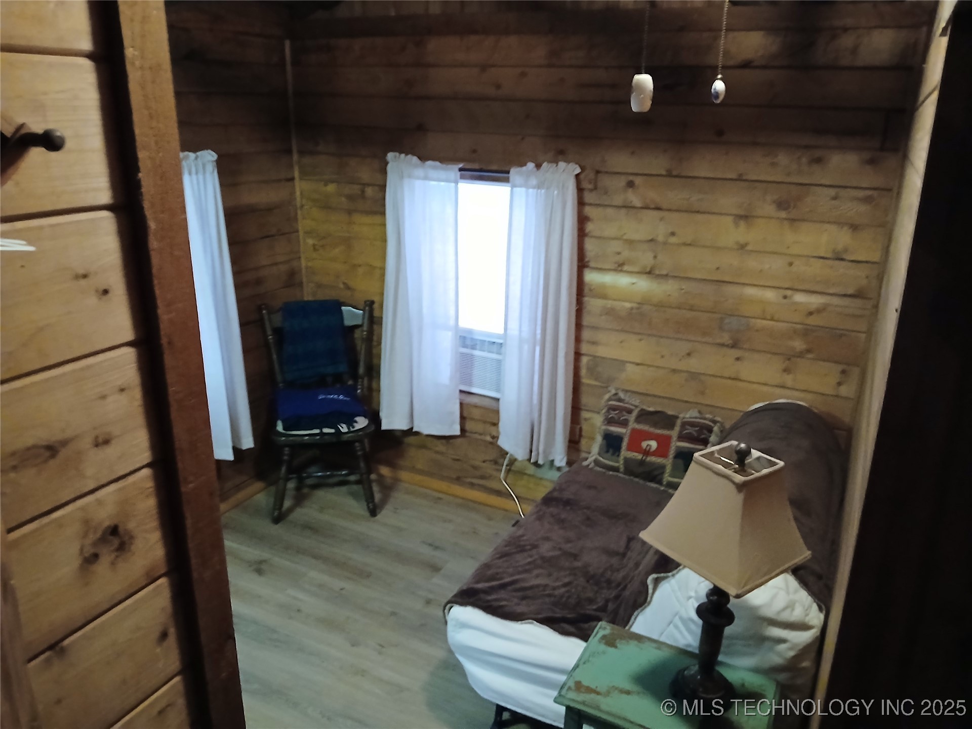 414823 Sherman Road Property Photo 8