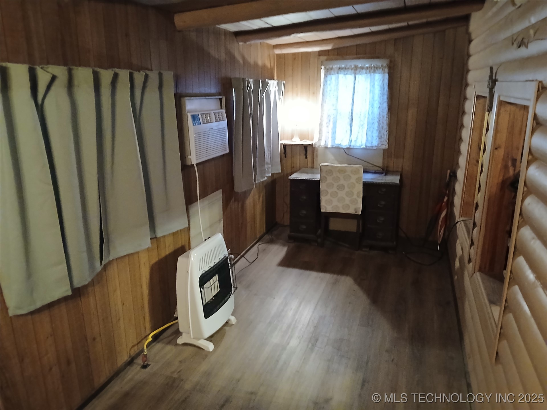 414823 Sherman Road Property Photo 9