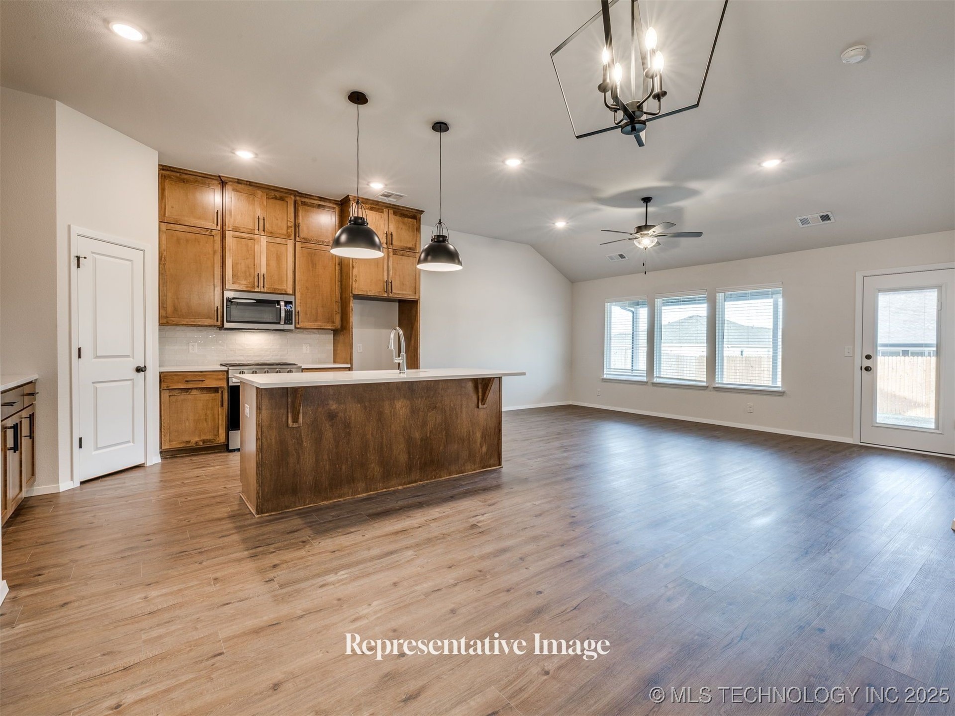 3422 E 153rd Place S Property Photo 8