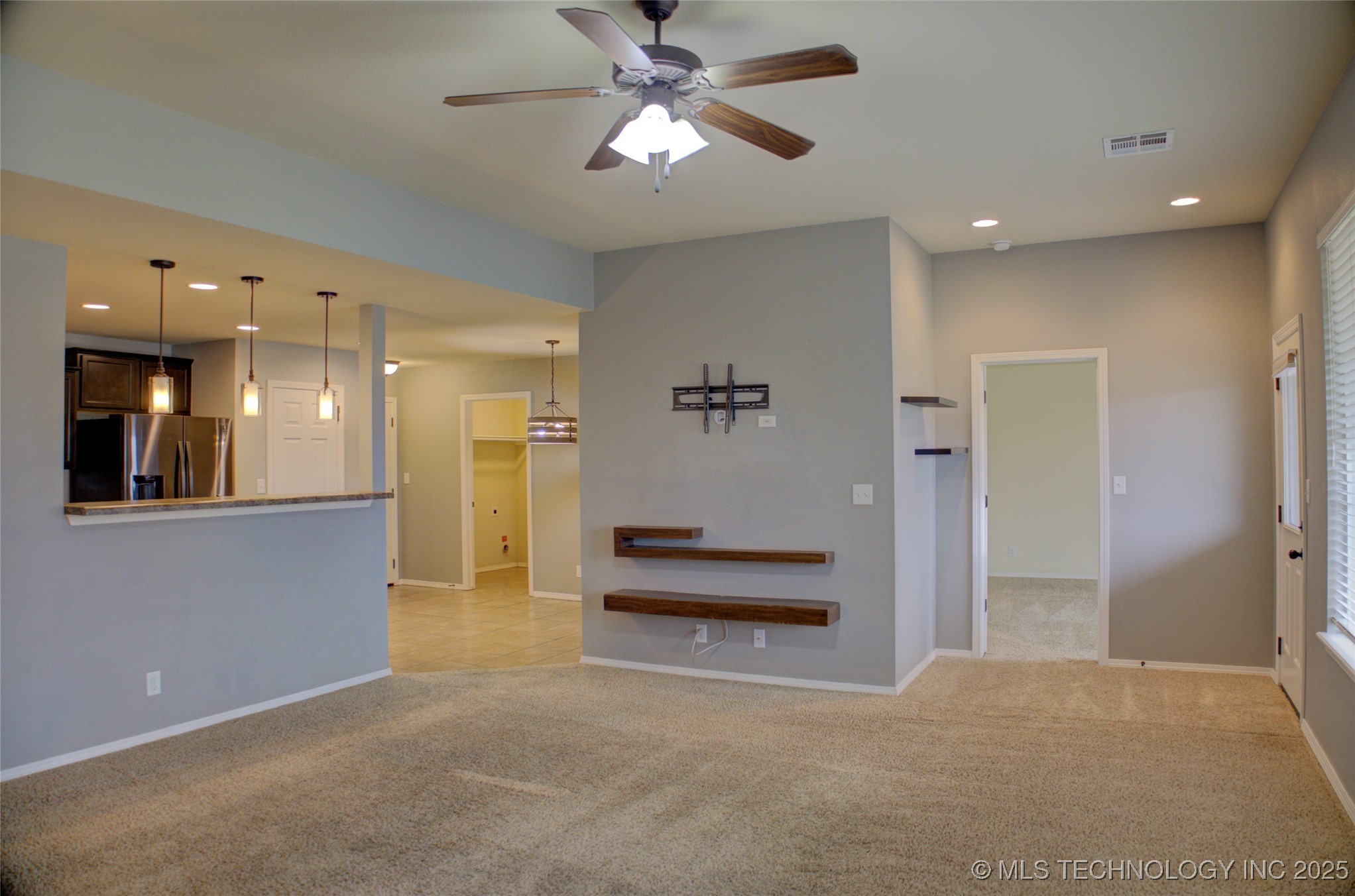 7313 S Gardenia Avenue Property Photo 8