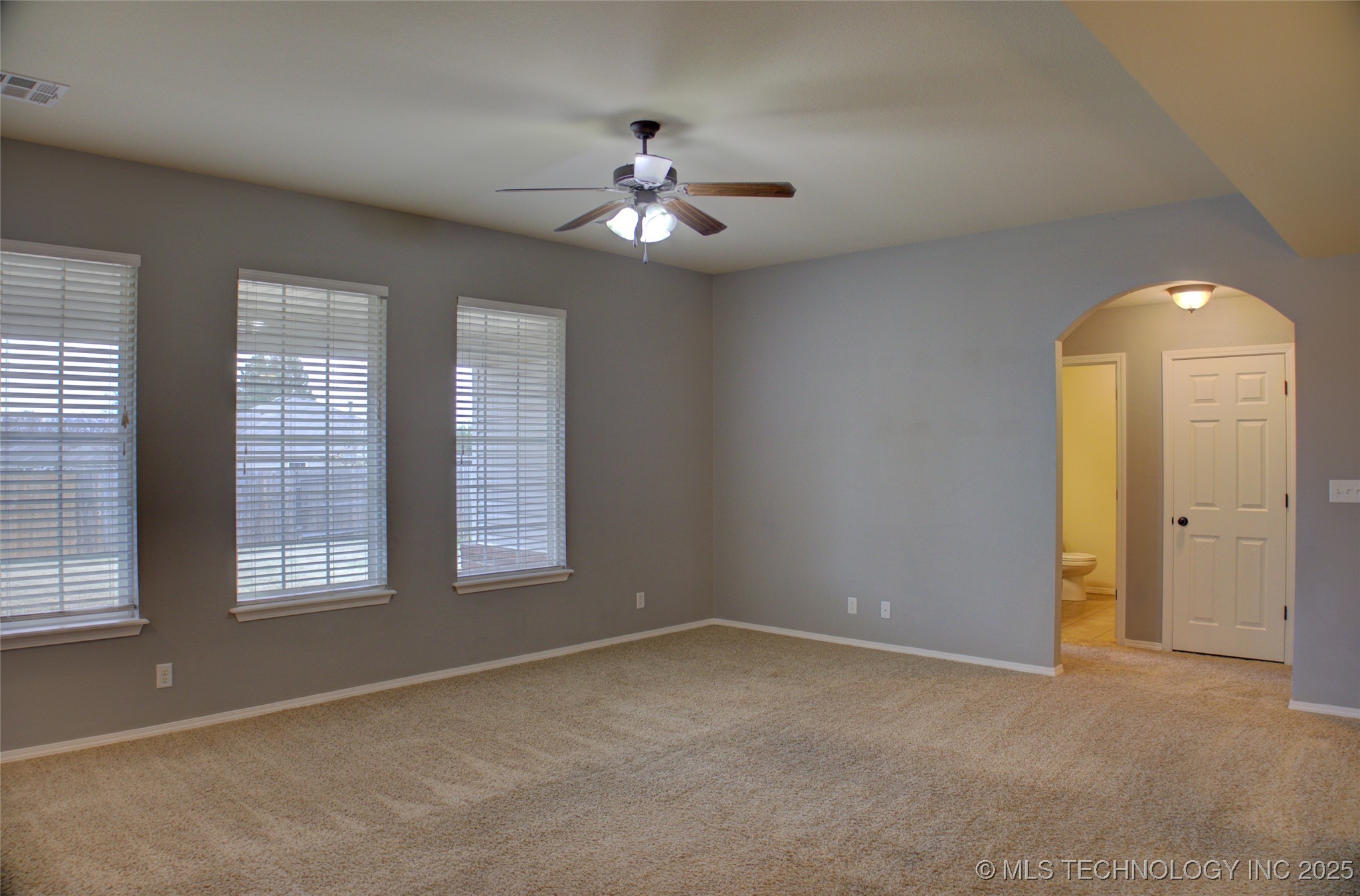 7313 S Gardenia Avenue Property Photo 10