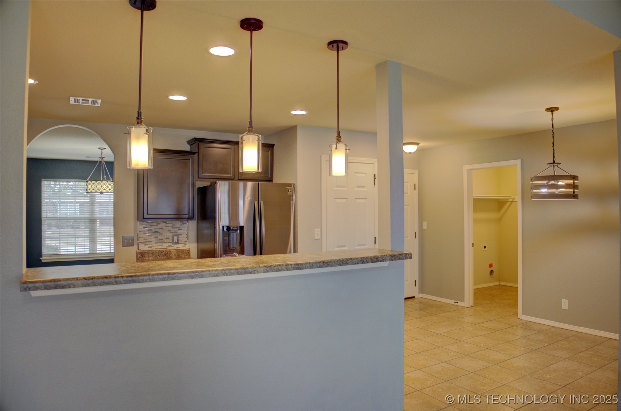 7313 S Gardenia Avenue Property Photo 12