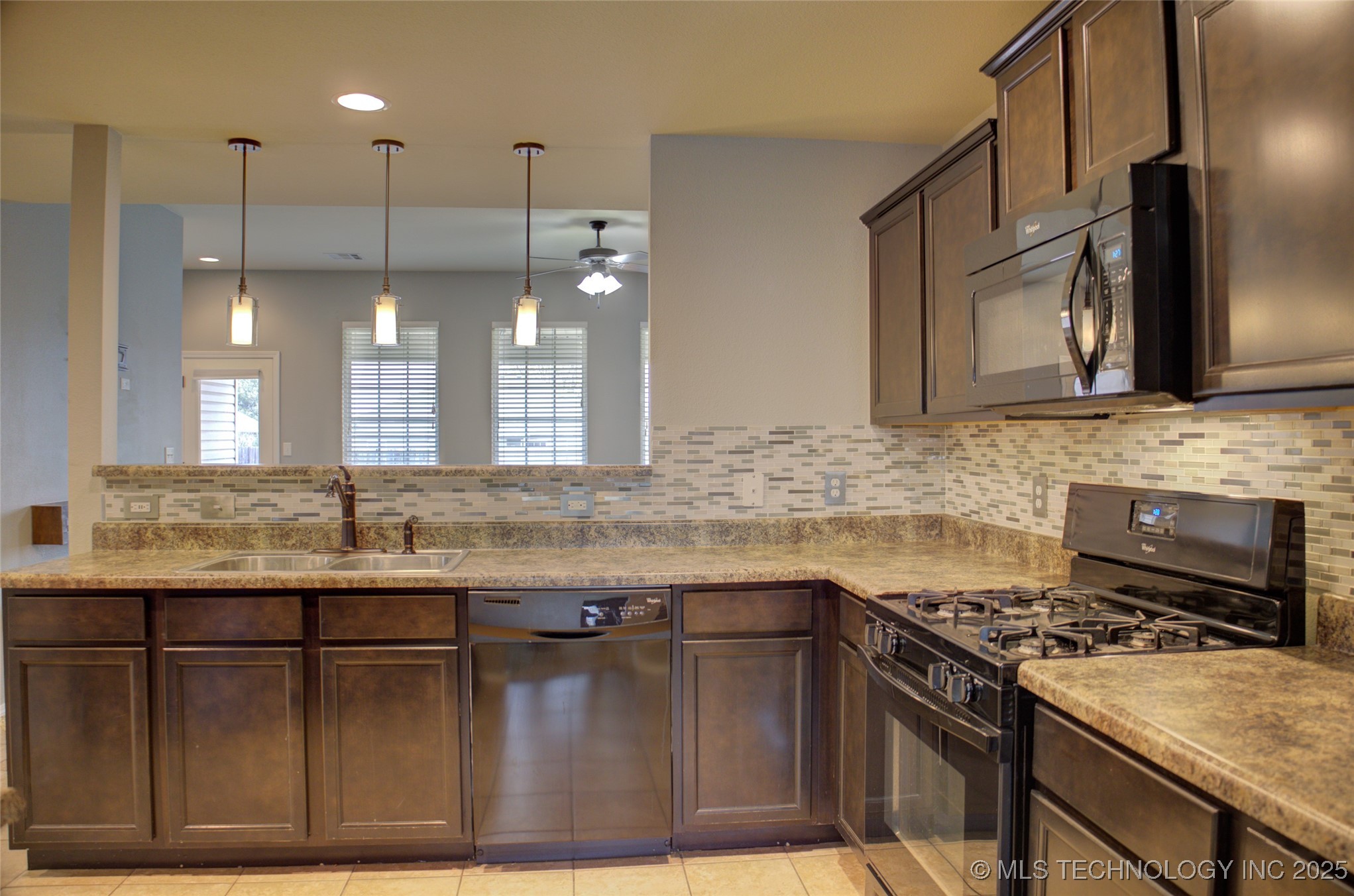 7313 S Gardenia Avenue Property Photo 13