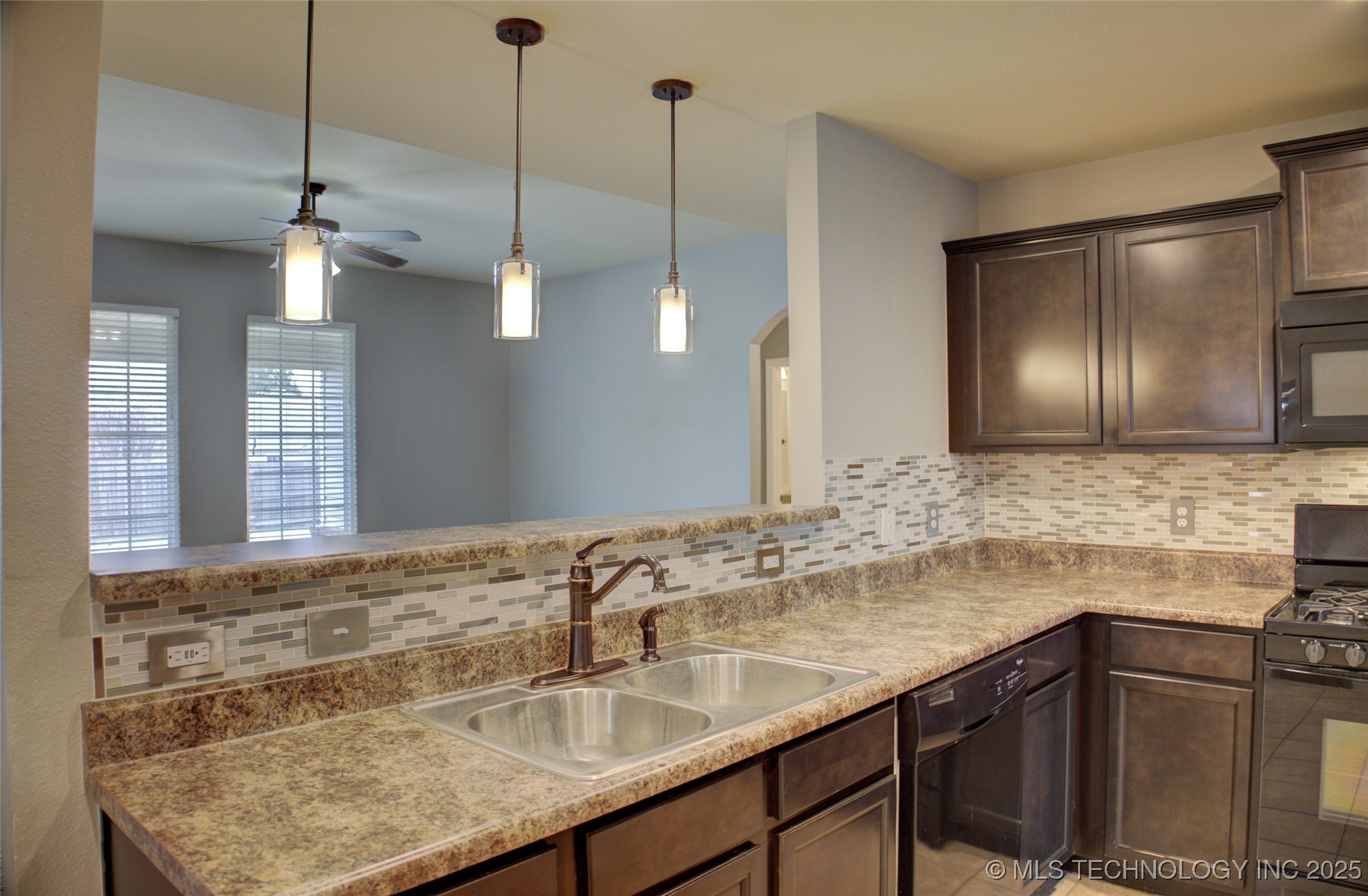 7313 S Gardenia Avenue Property Photo 17