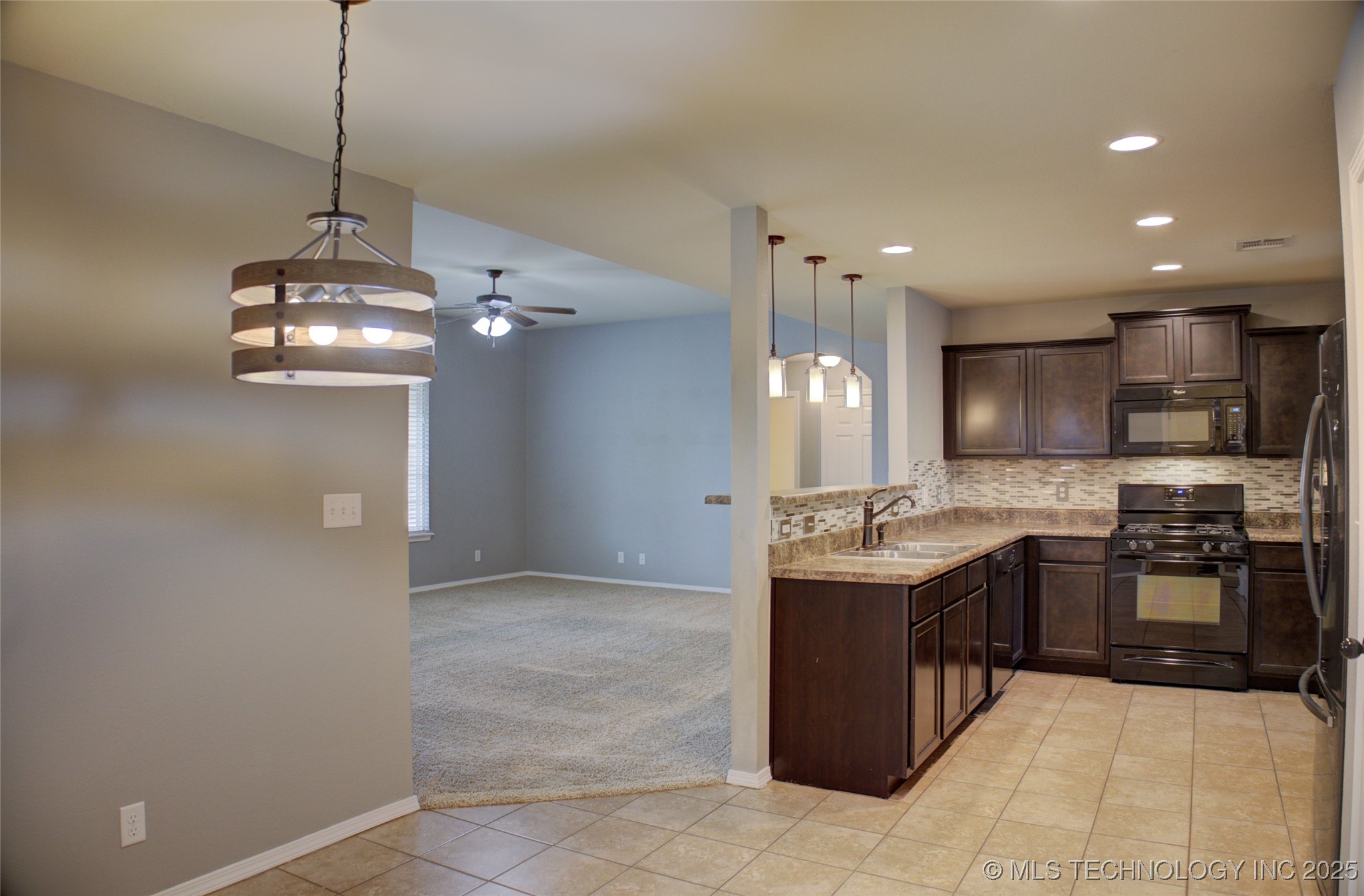 7313 S Gardenia Avenue Property Photo 19