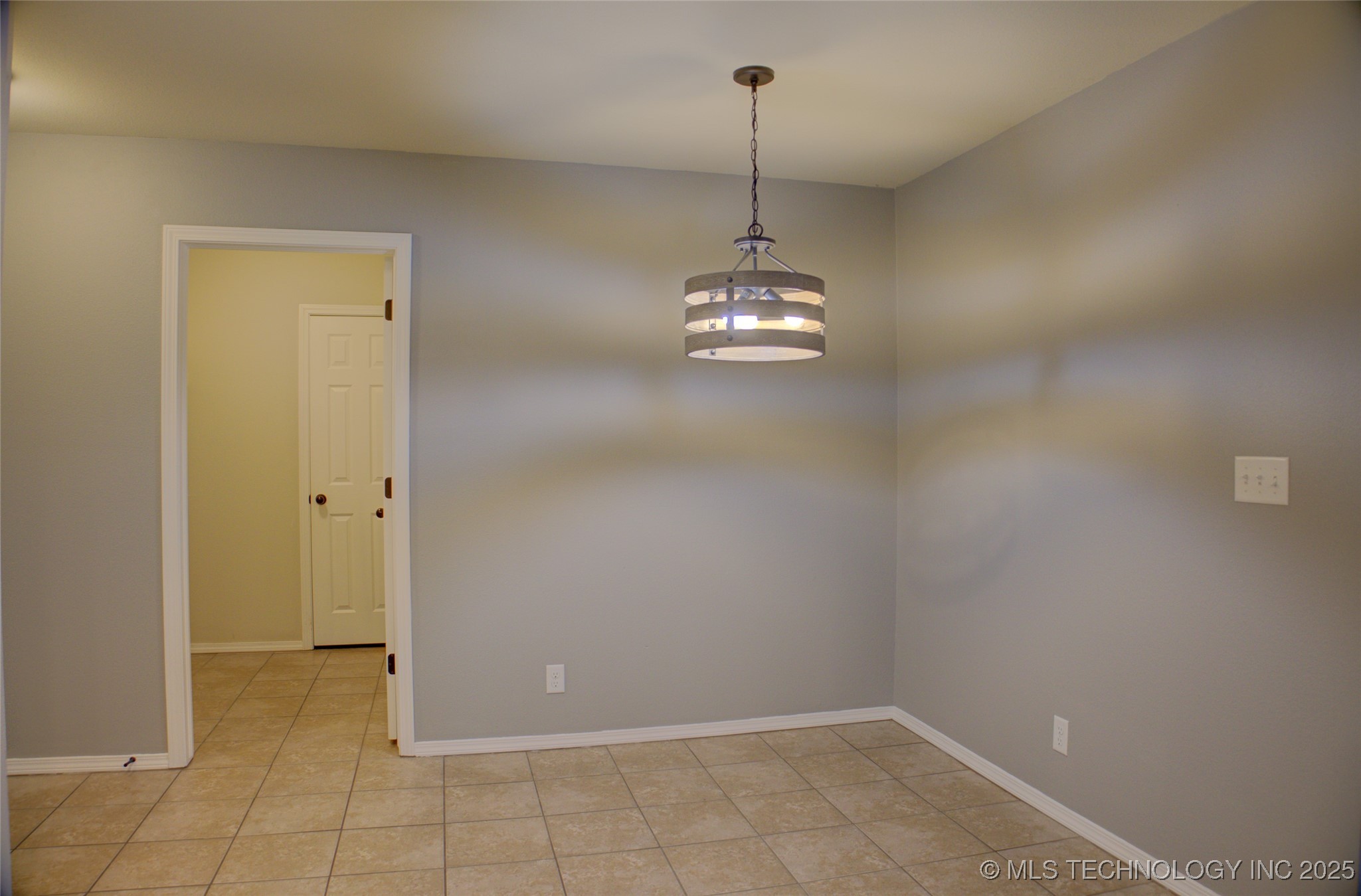 7313 S Gardenia Avenue Property Photo 22