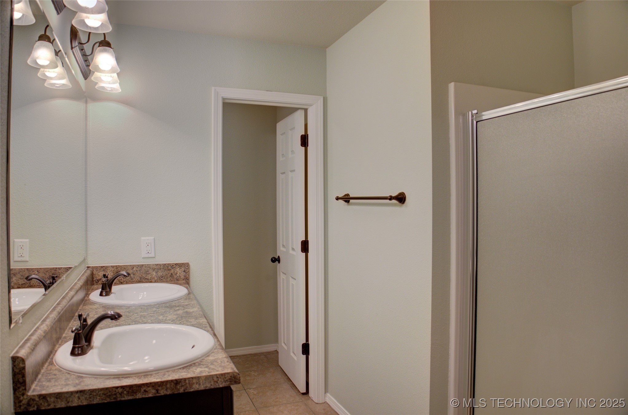 7313 S Gardenia Avenue Property Photo 33