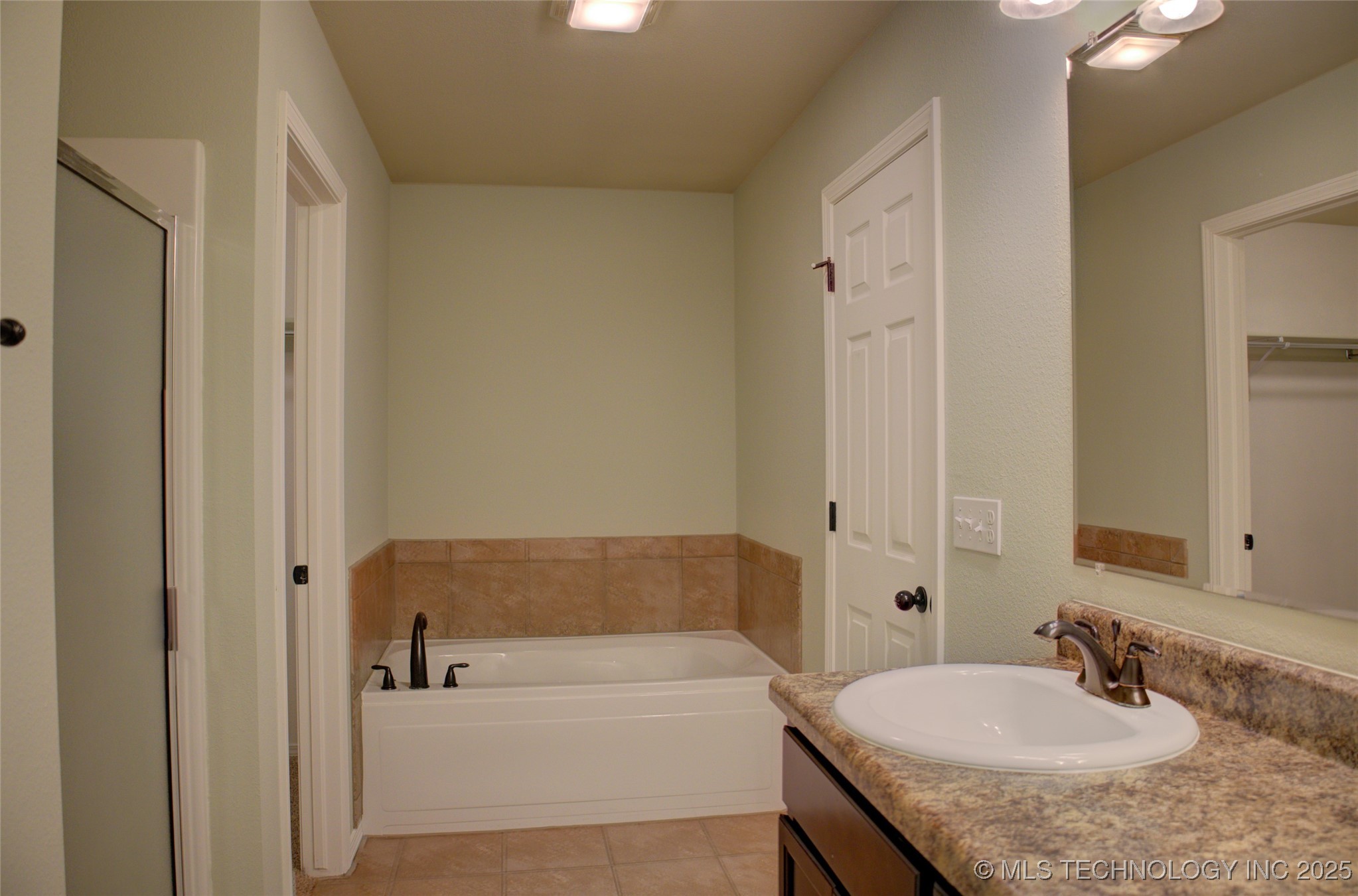 7313 S Gardenia Avenue Property Photo 35