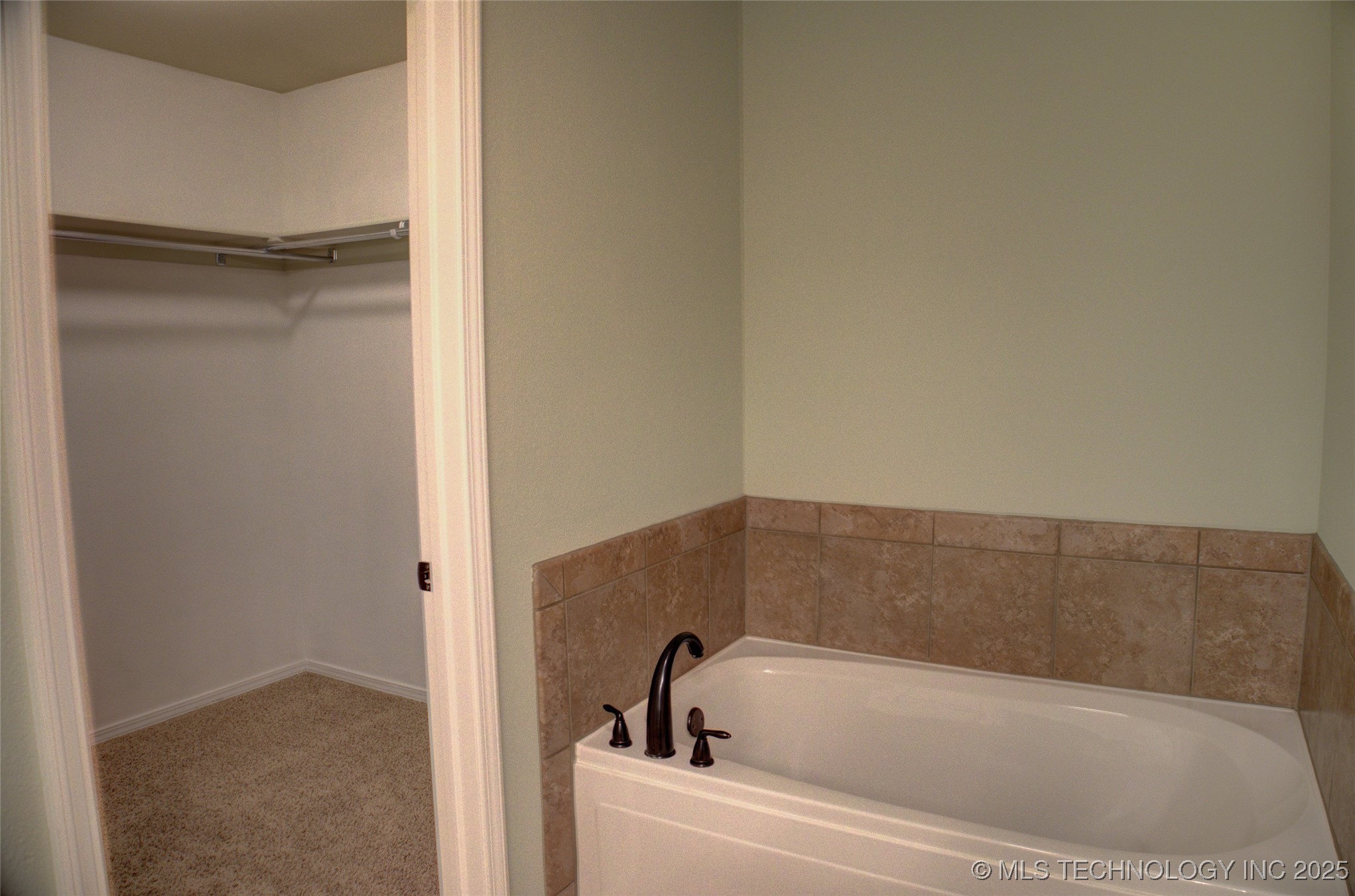 7313 S Gardenia Avenue Property Photo 36