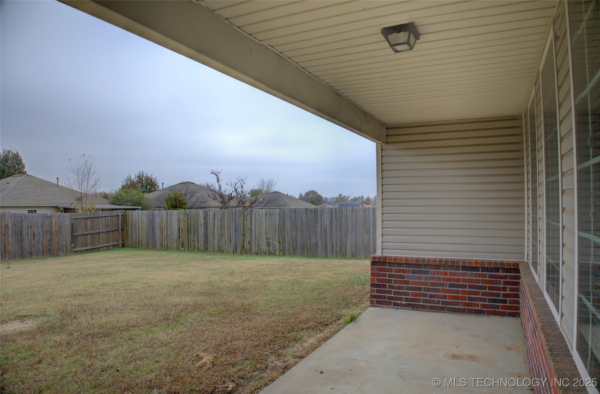 7313 S Gardenia Avenue Property Photo 55