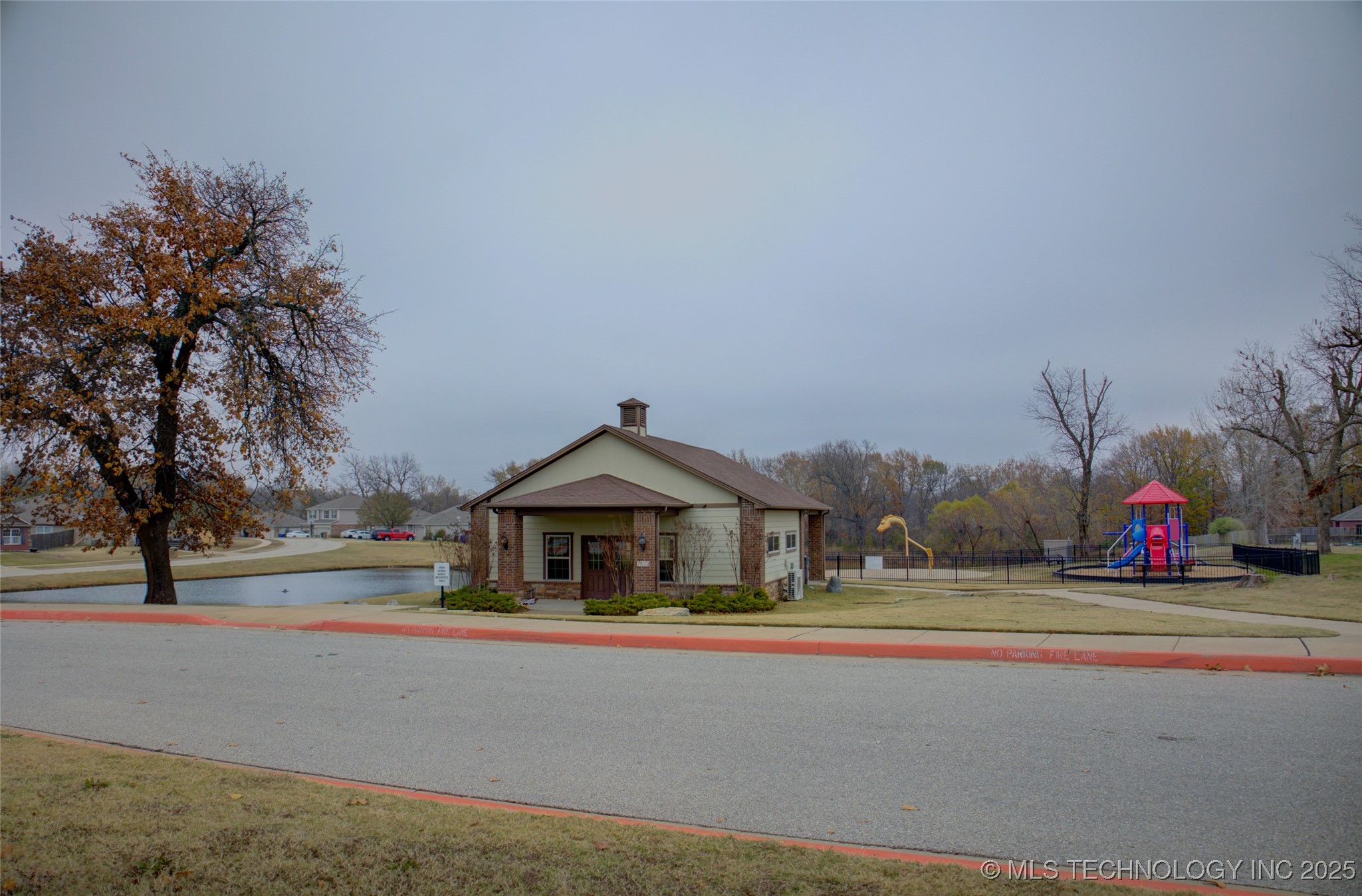 7313 S Gardenia Avenue Property Photo 58