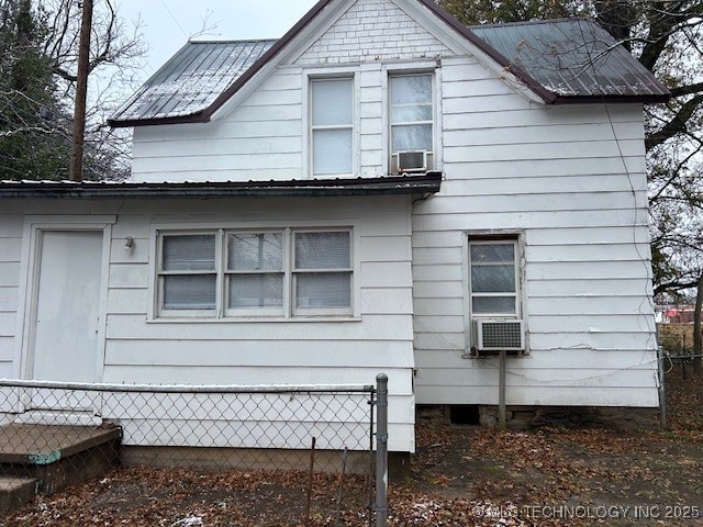 723 Fredonia Street Property Photo 32