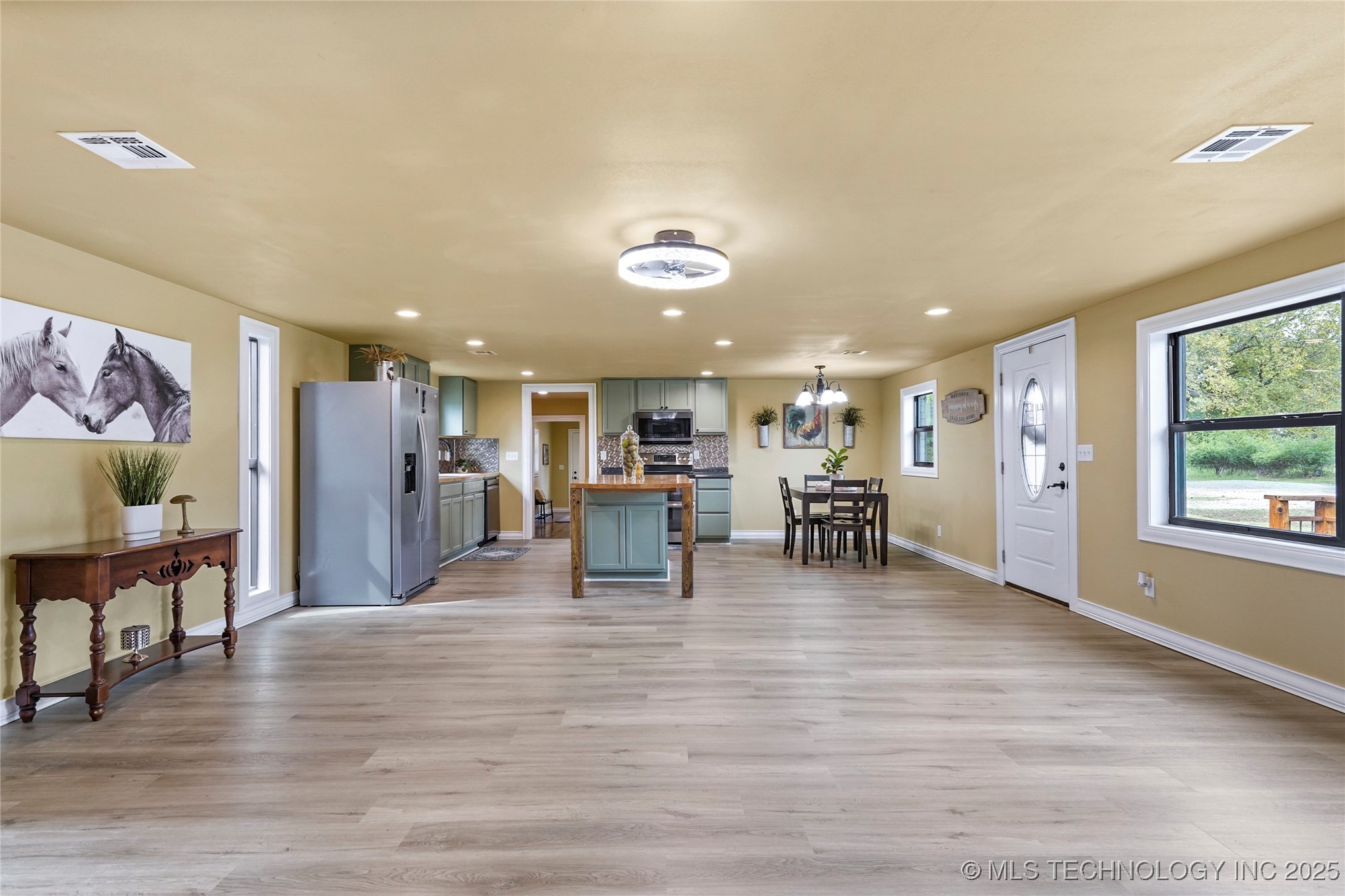 28012 E 58th Street S Property Photo 9