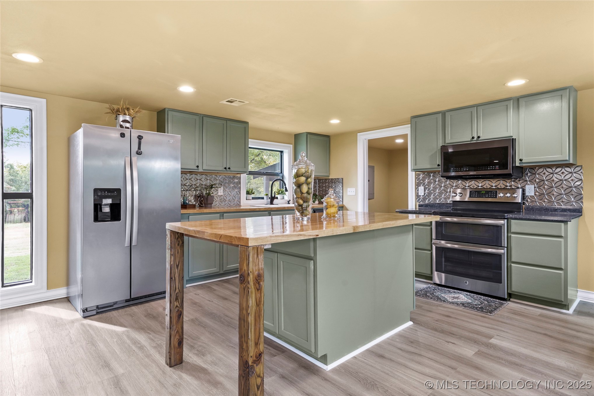 28012 E 58th Street S Property Photo 13