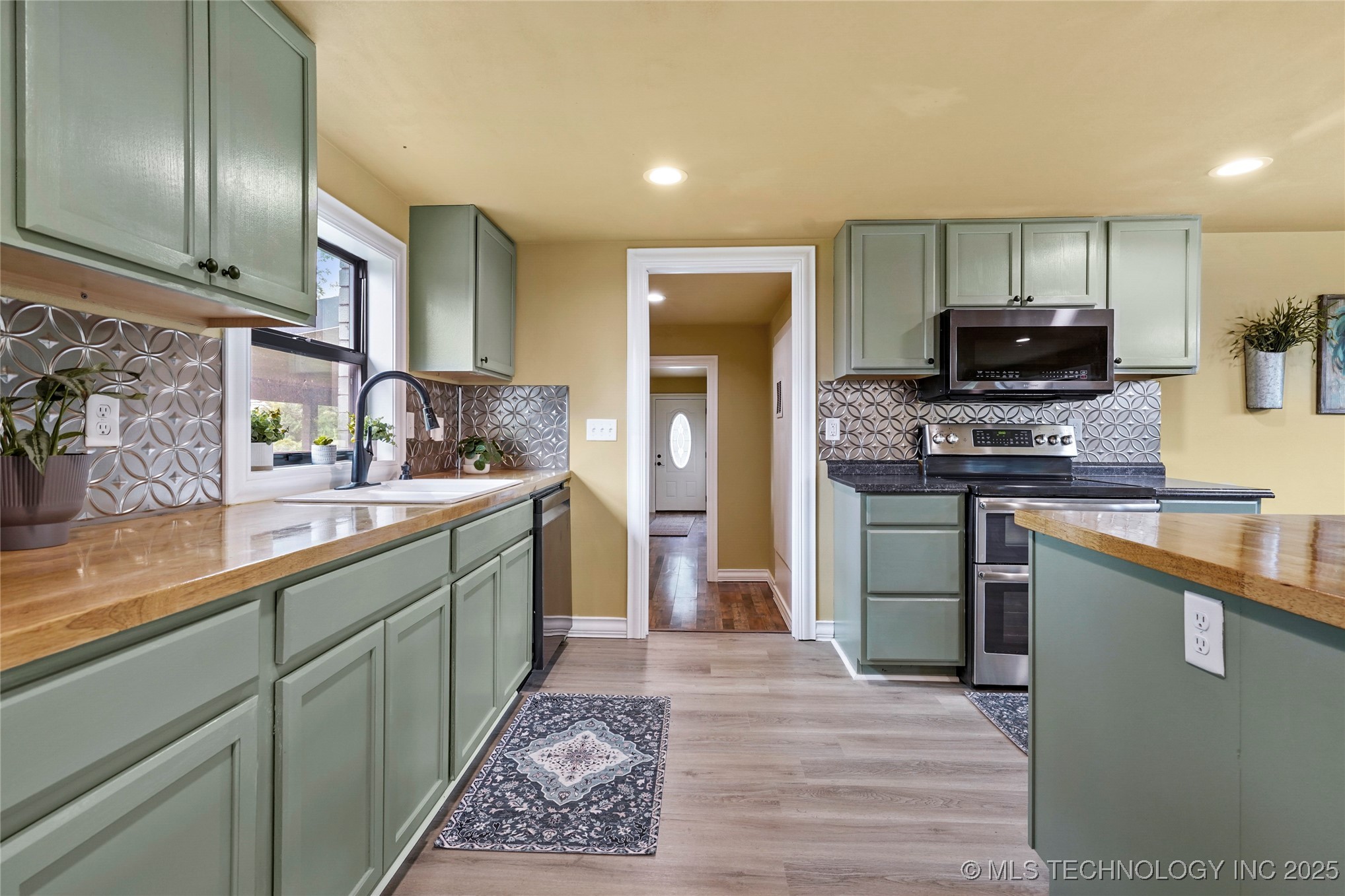 28012 E 58th Street S Property Photo 16