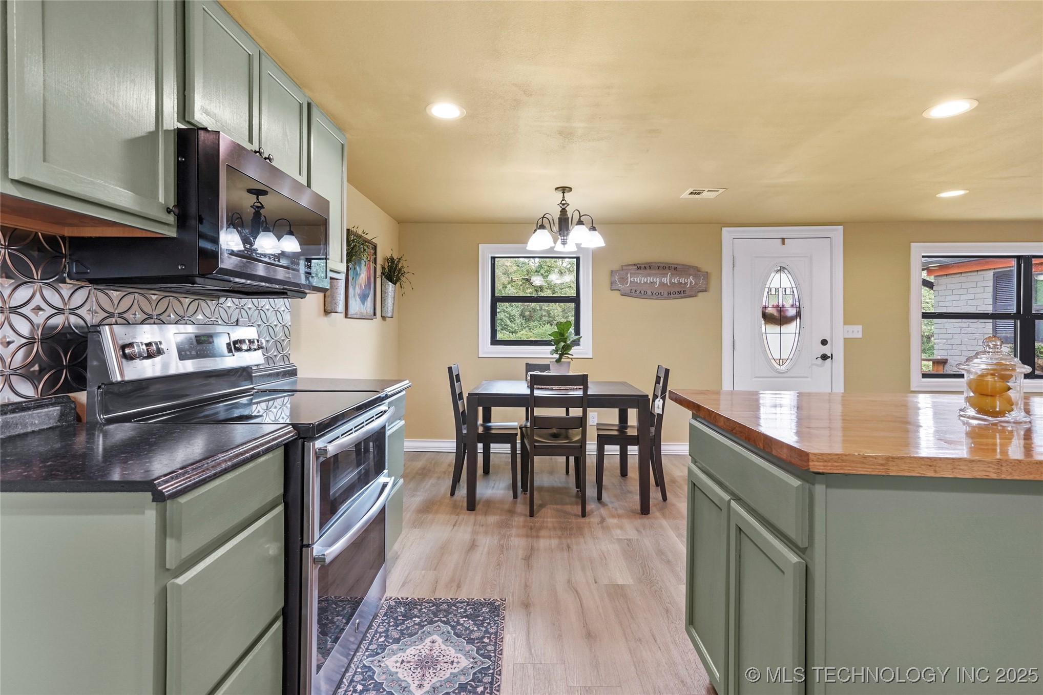 28012 E 58th Street S Property Photo 17