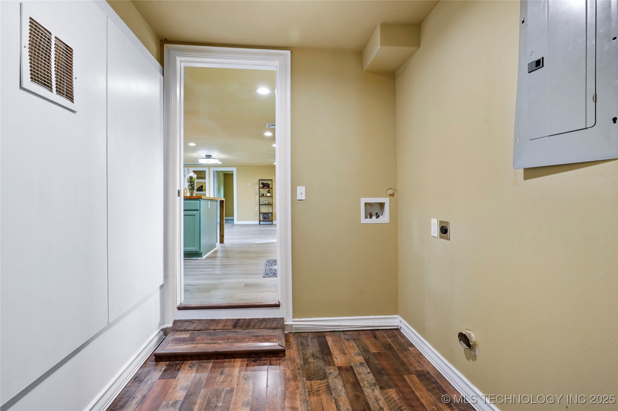 28012 E 58th Street S Property Photo 32