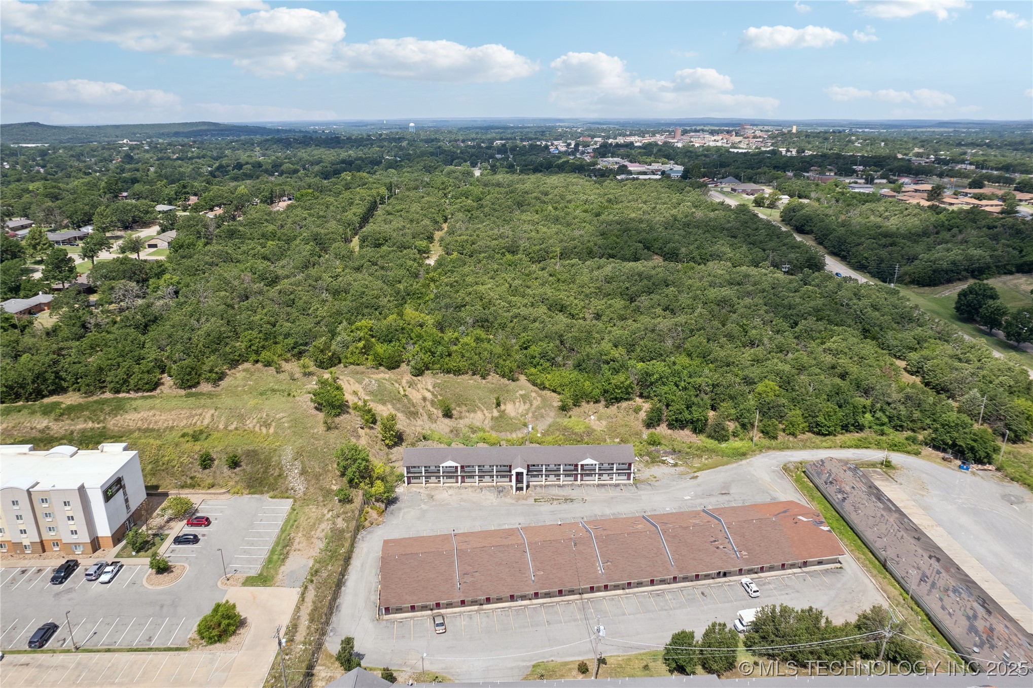 17th Street Property Photo 3