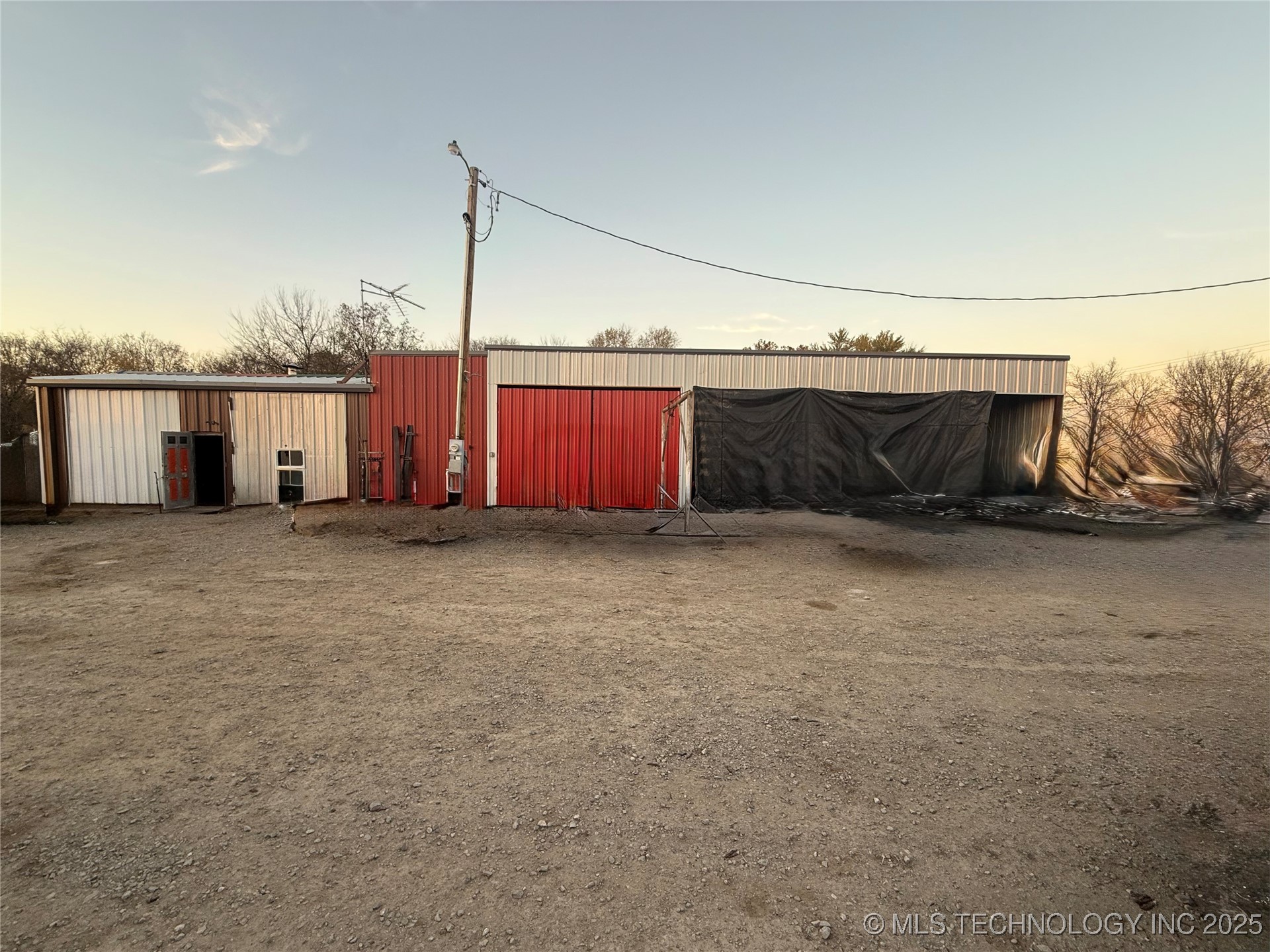 4455 N 428 Road Property Photo 3