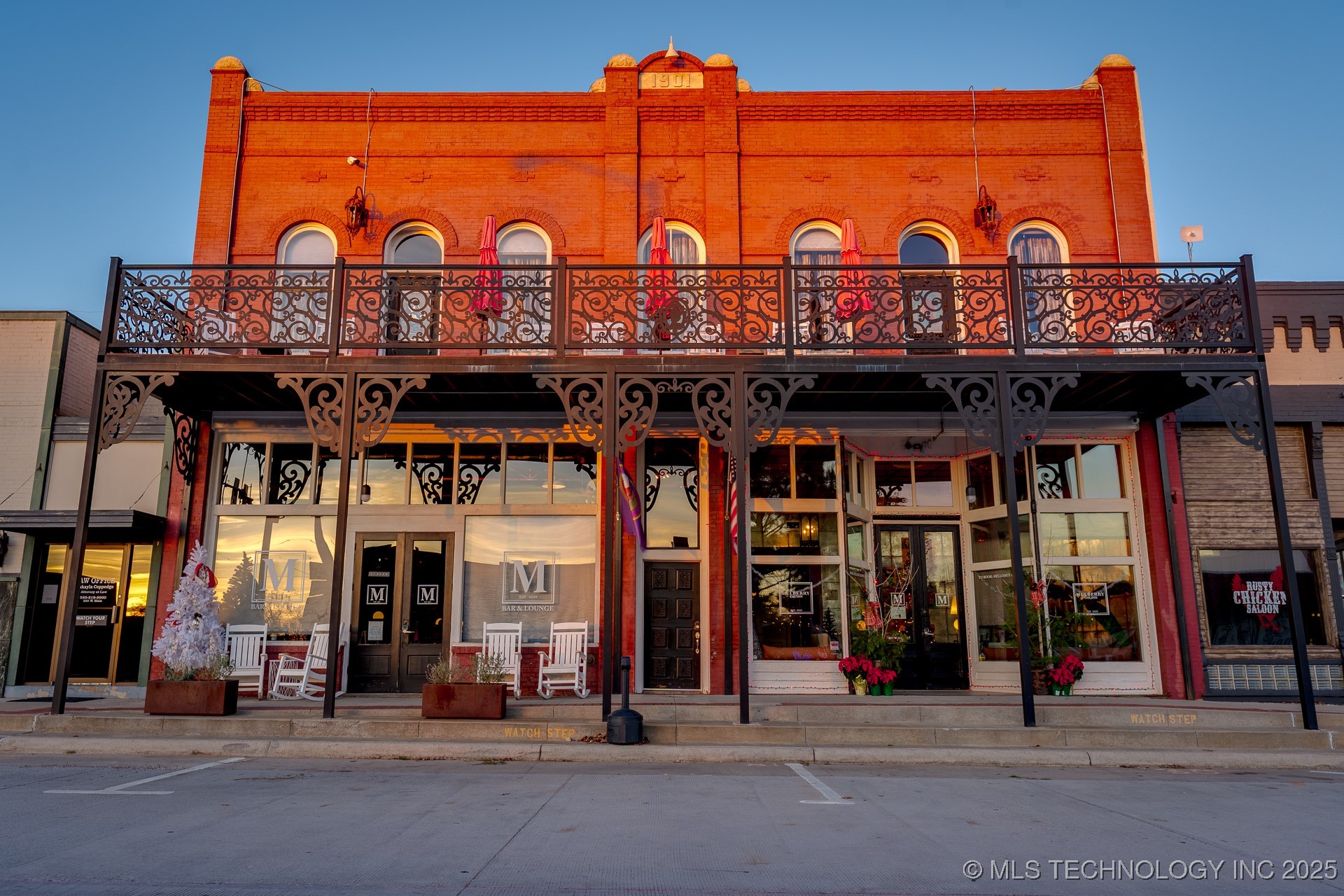 221 W Main Property Photo 1