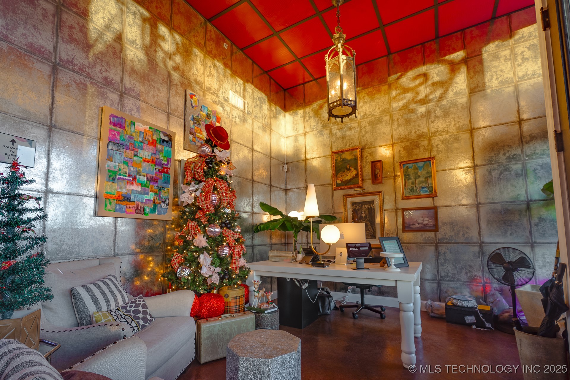 221 W Main Property Photo 3