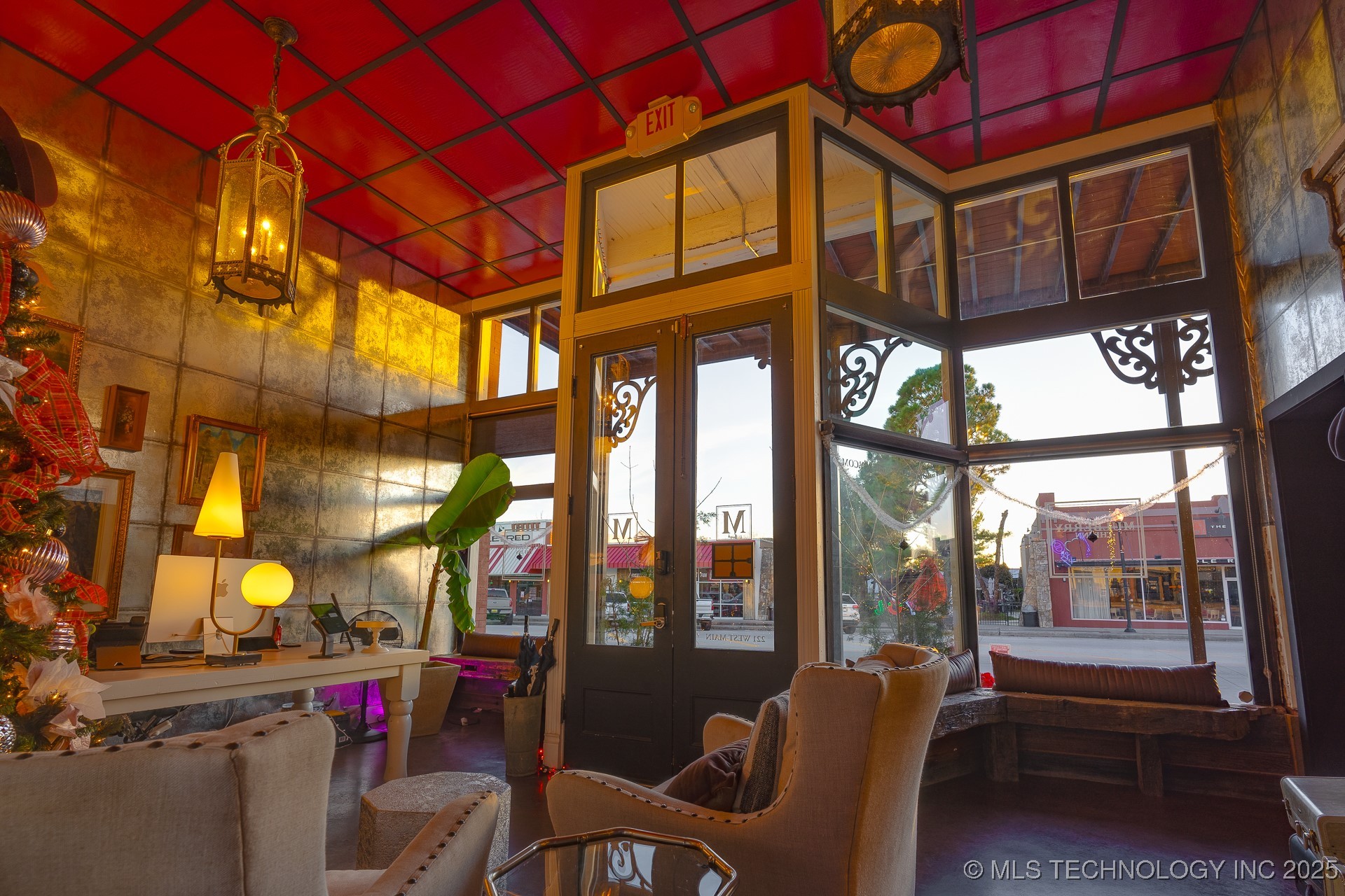 221 W Main Property Photo 4