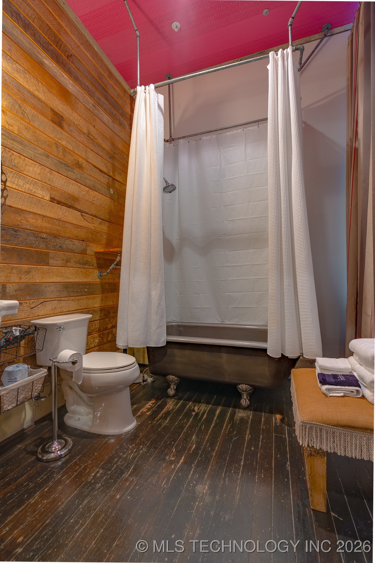 221 W Main Property Photo 8