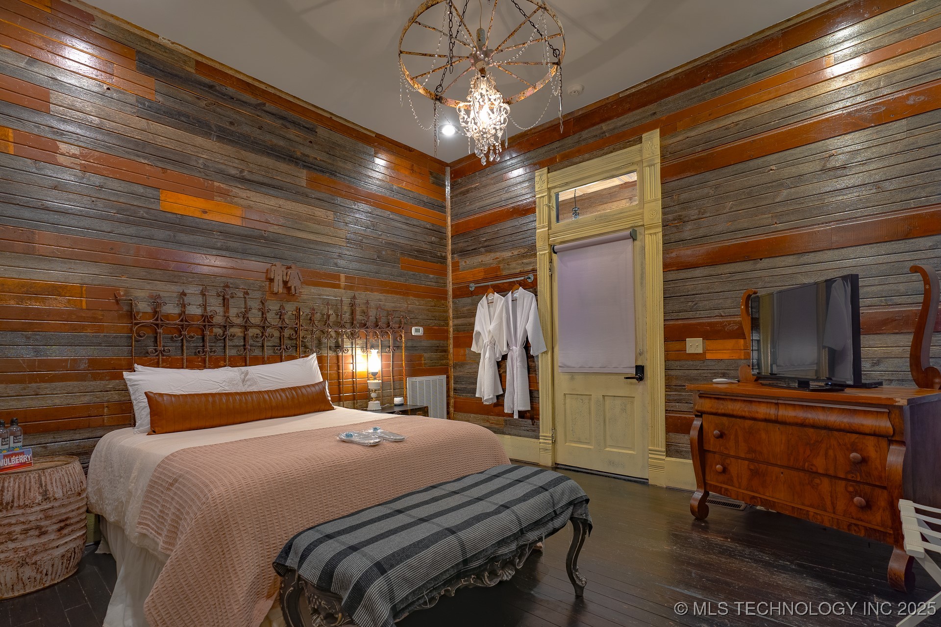 221 W Main Property Photo 13