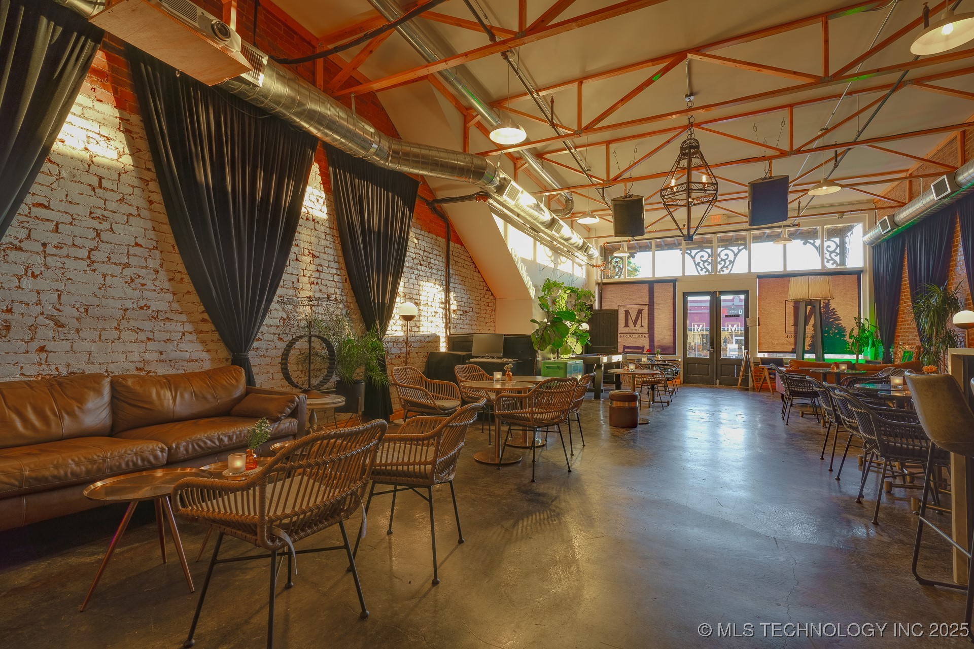 221 W Main Property Photo 16