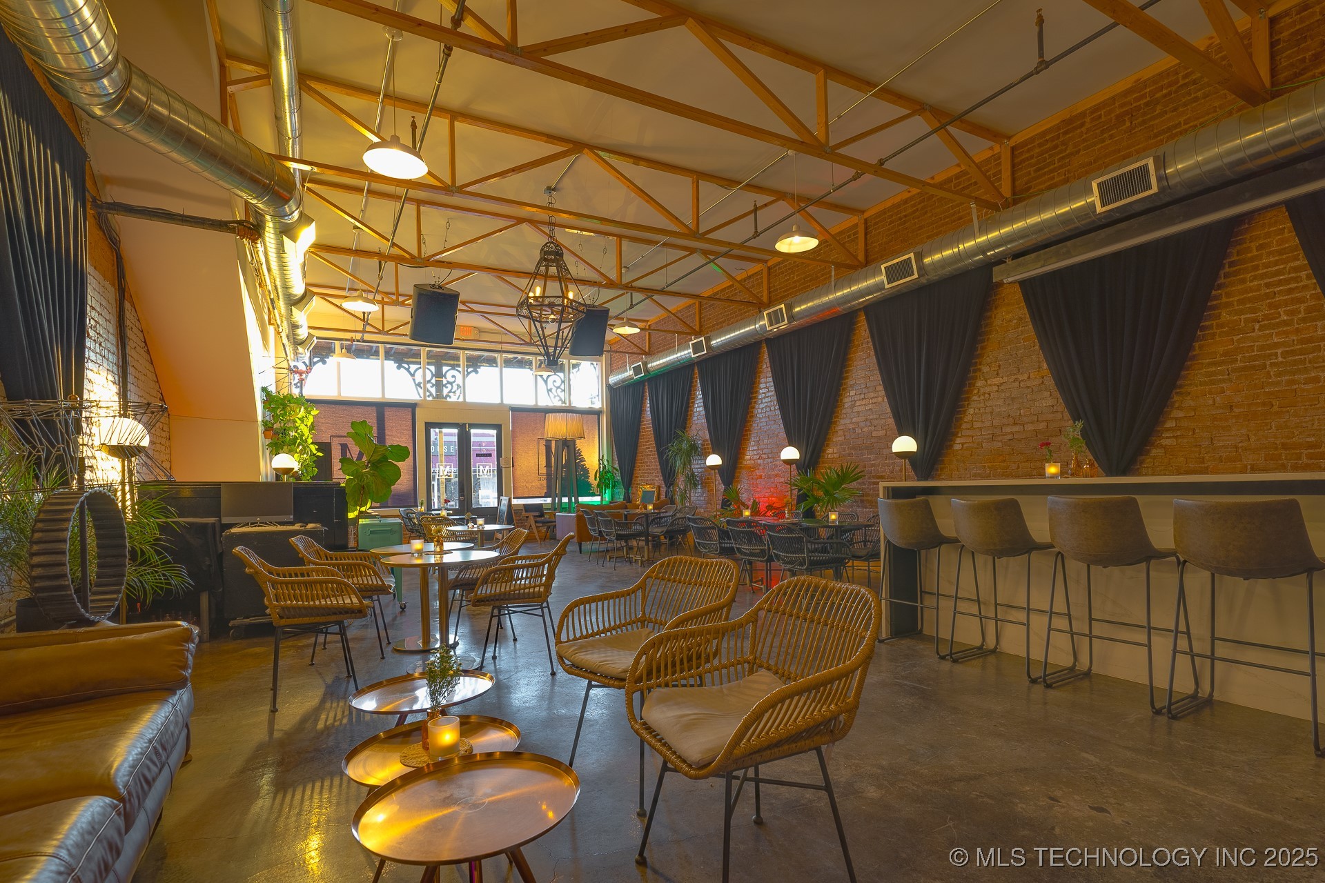 221 W Main Property Photo 17