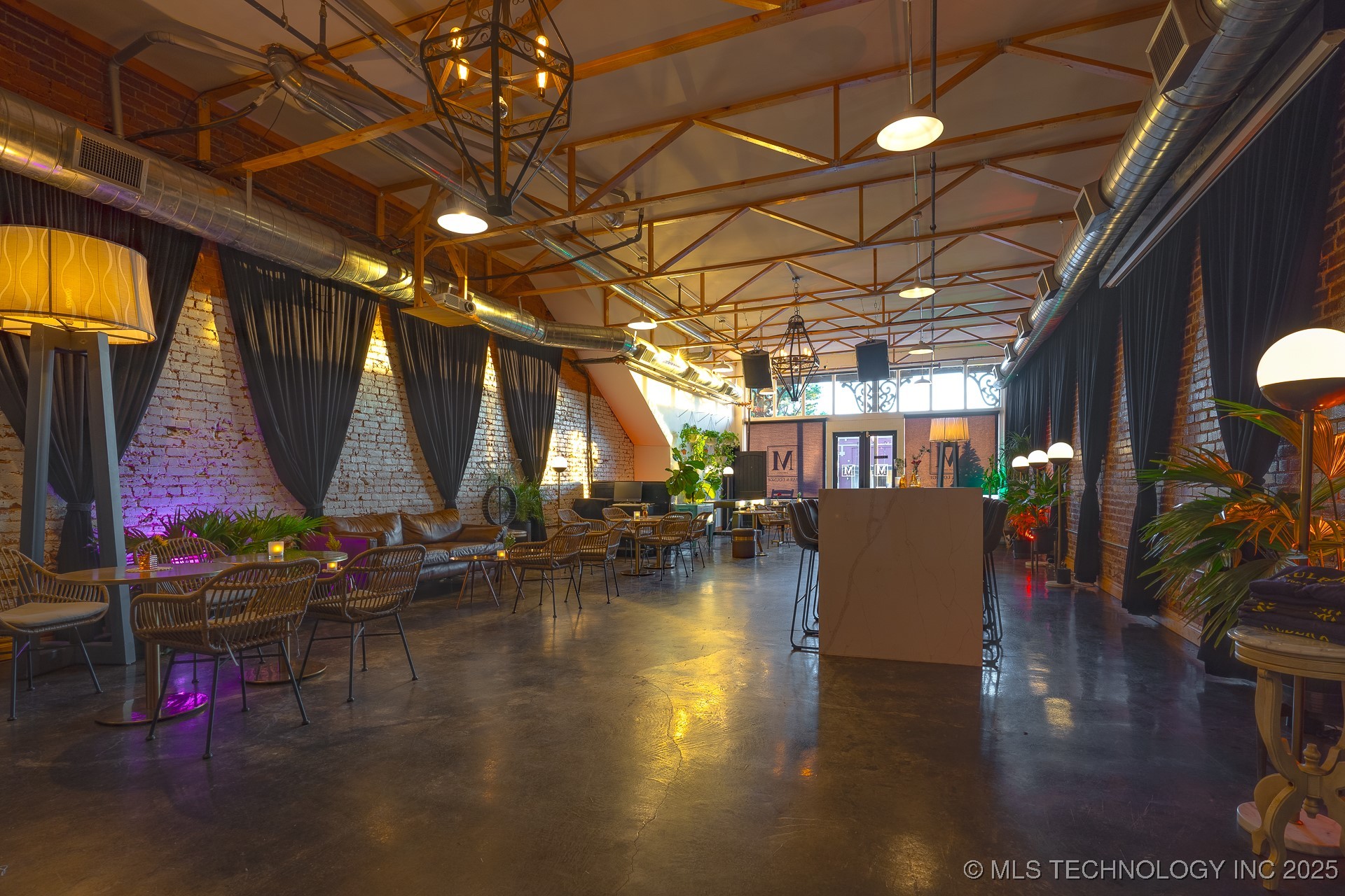 221 W Main Property Photo 18