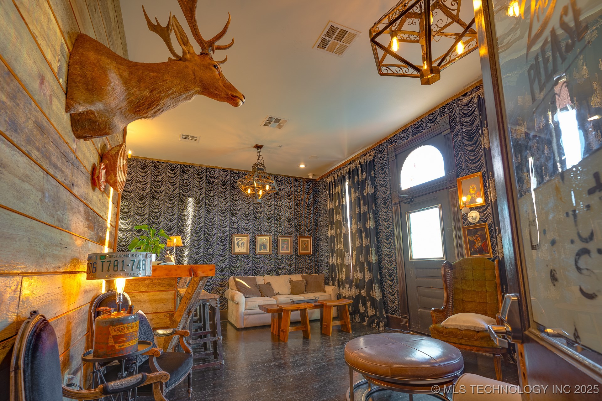 221 W Main Property Photo 27