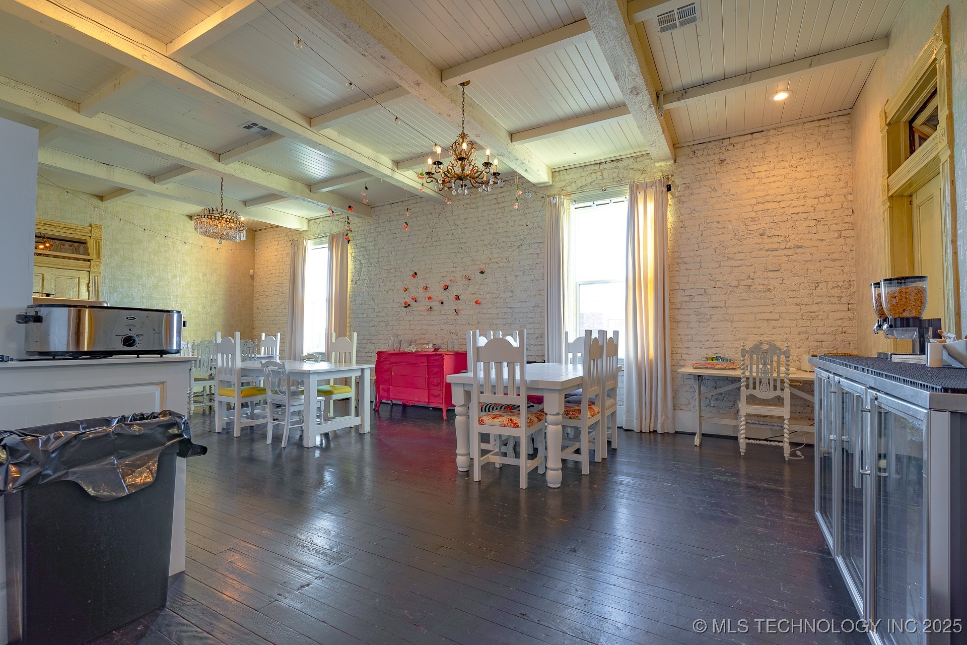 221 W Main Property Photo 30