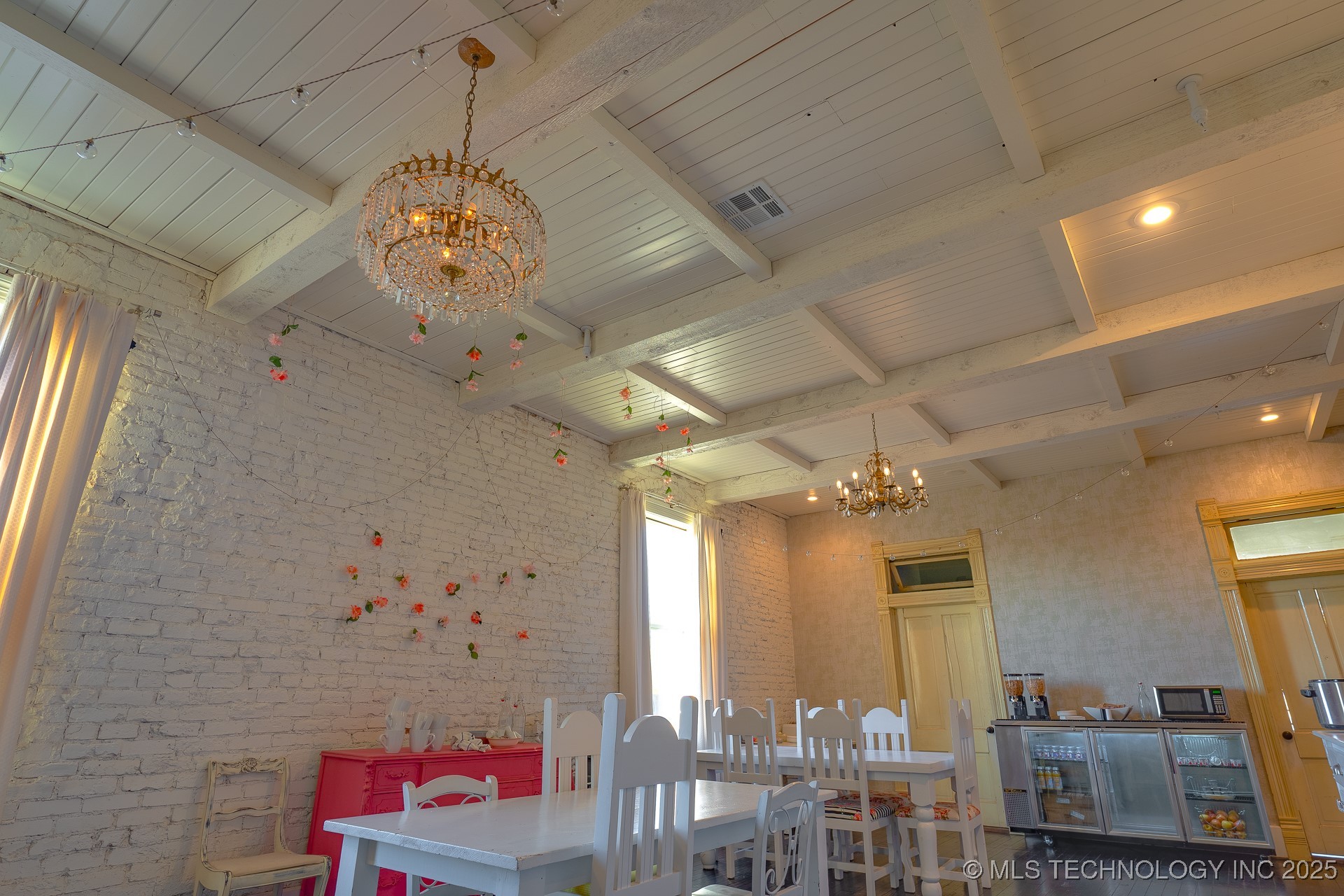 221 W Main Property Photo 31