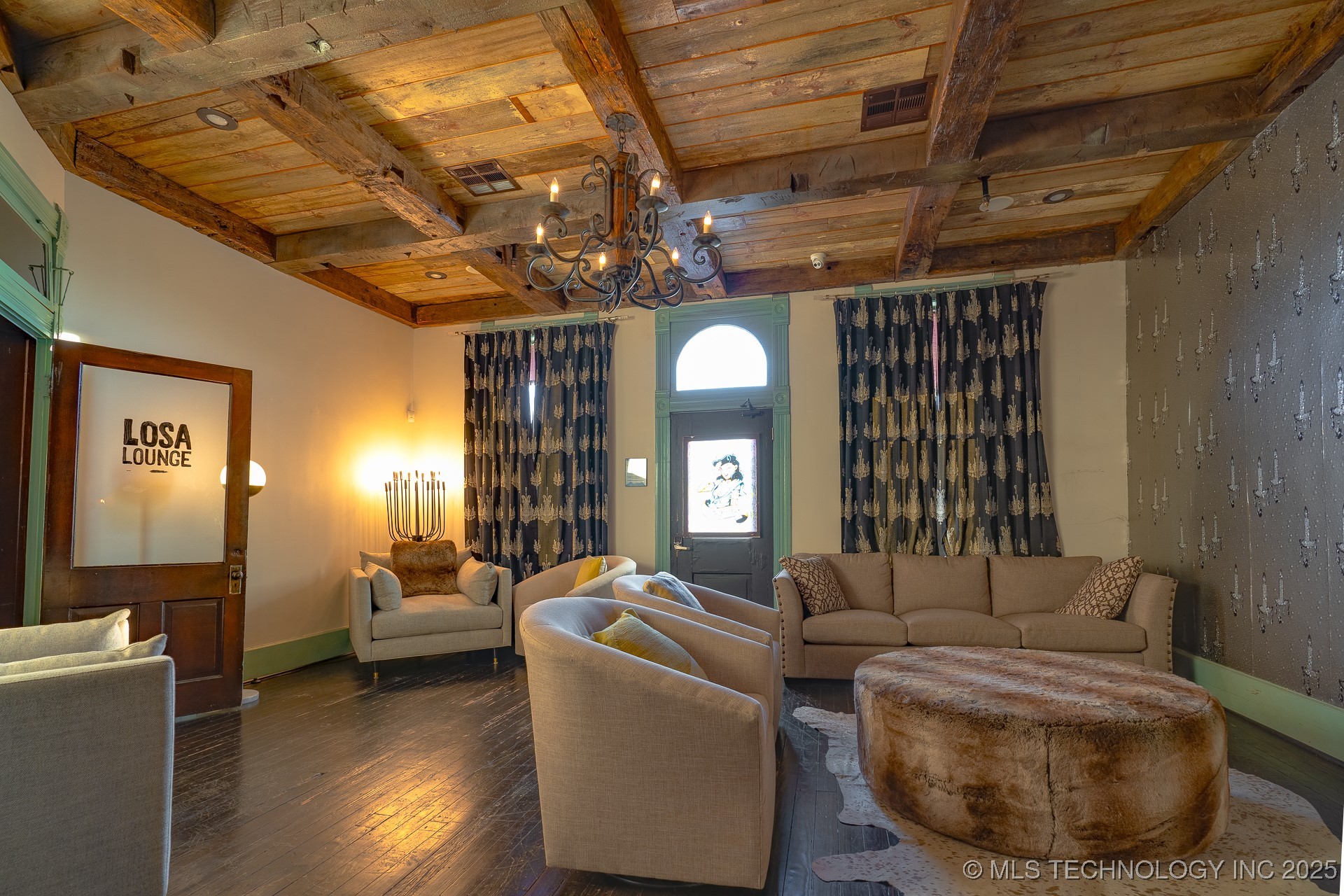 221 W Main Property Photo 33