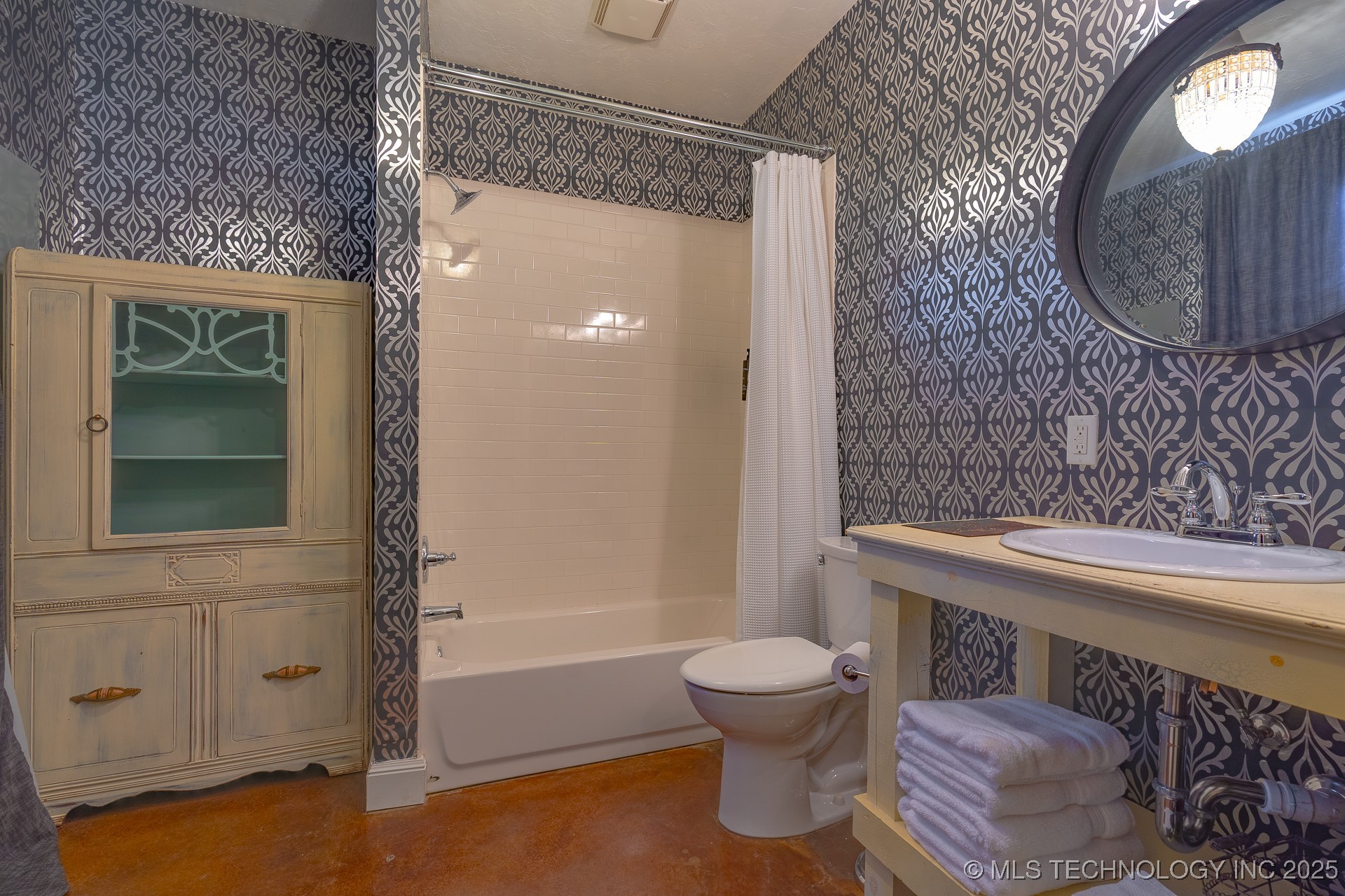 221 W Main Property Photo 41