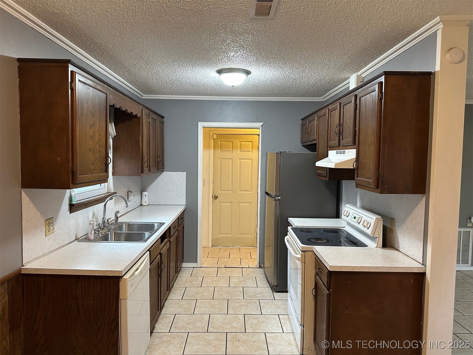 801 N Washington Avenue Property Photo 5