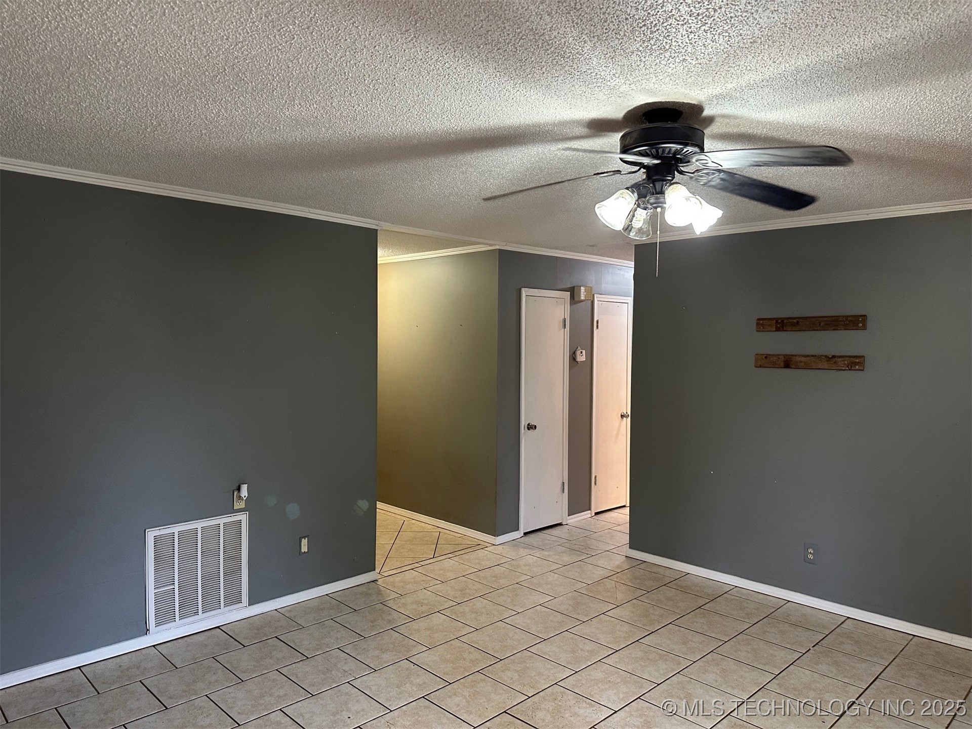 801 N Washington Avenue Property Photo 6