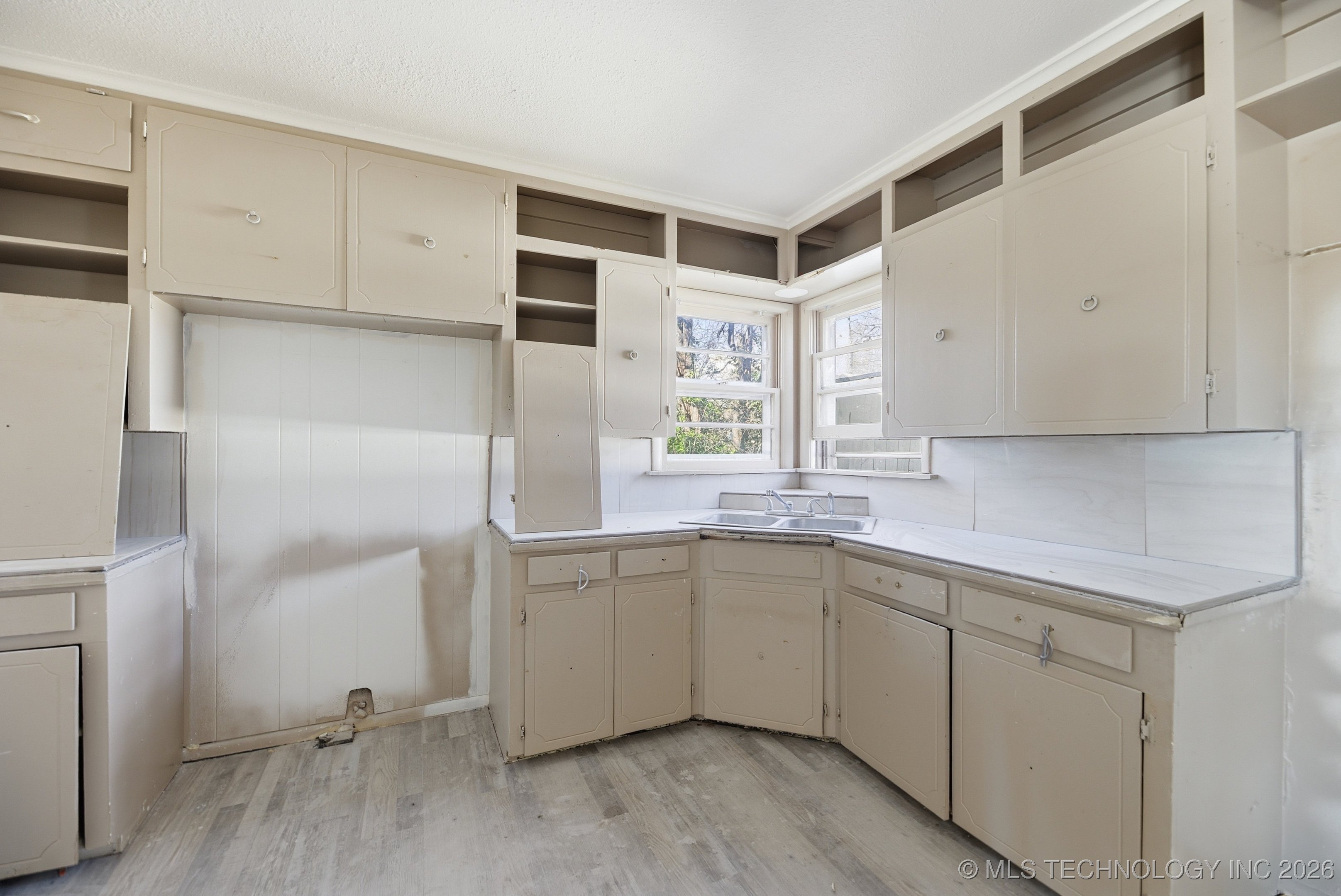 111 E 26th Place North Property Photo 10