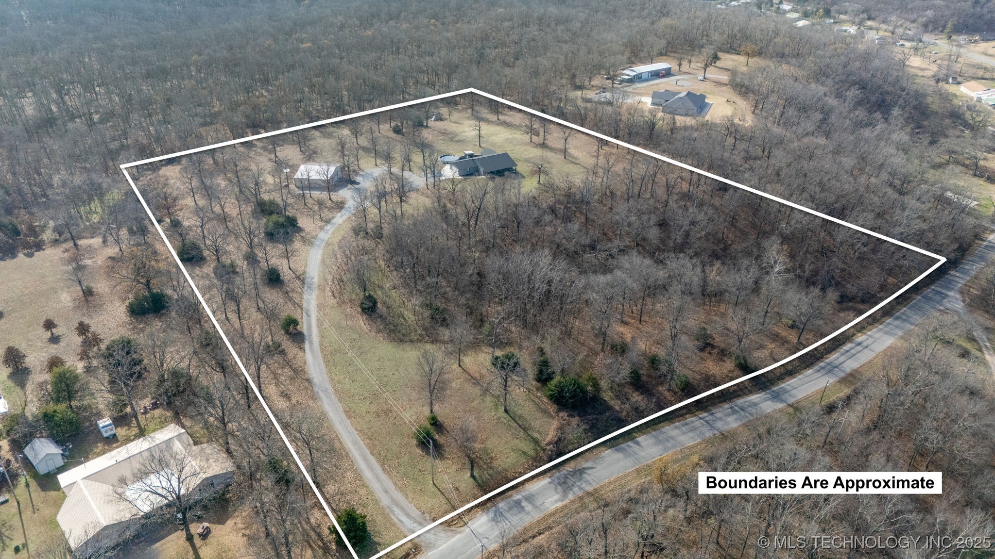 290 E 483 Road Property Photo 5