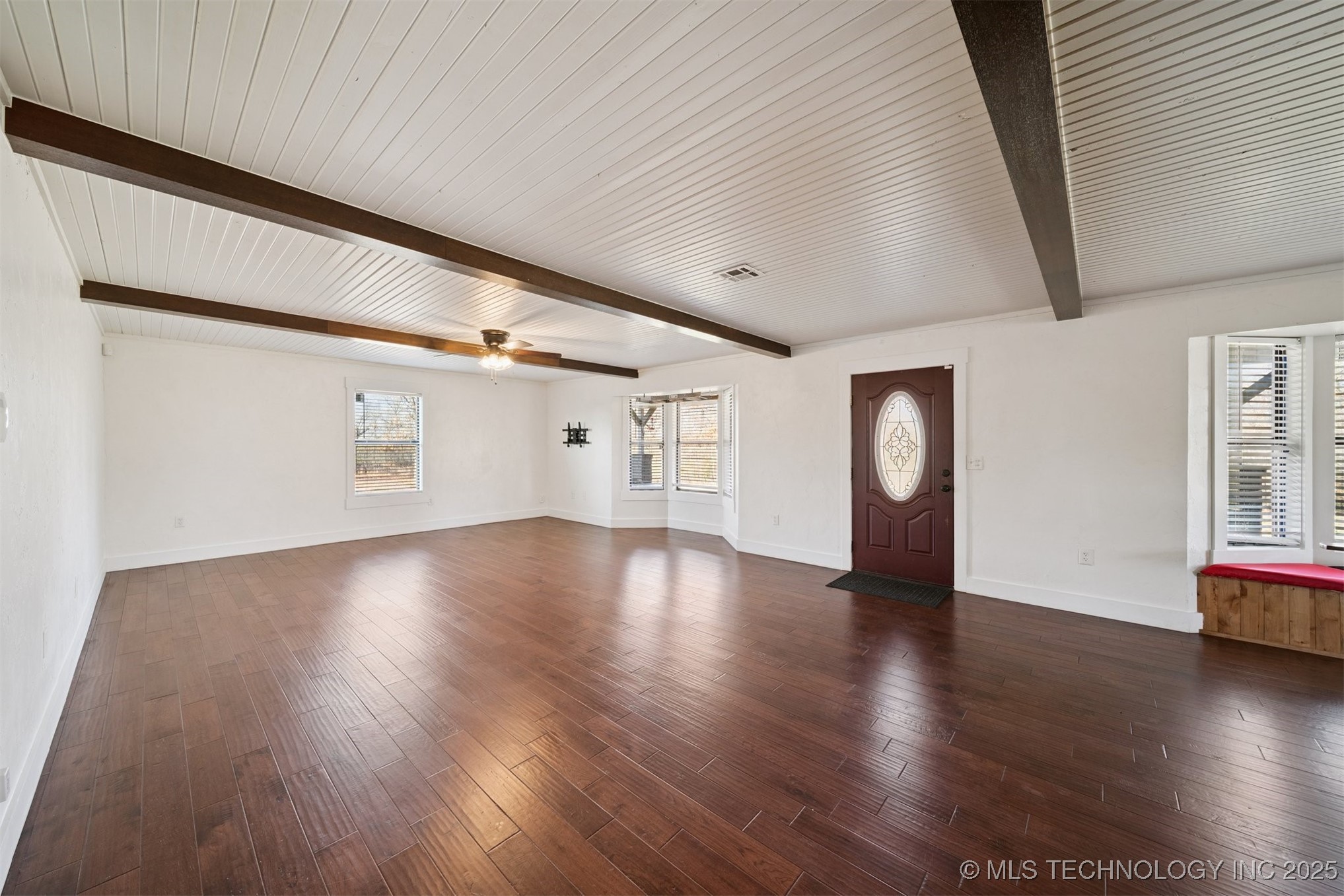 290 E 483 Road Property Photo 8