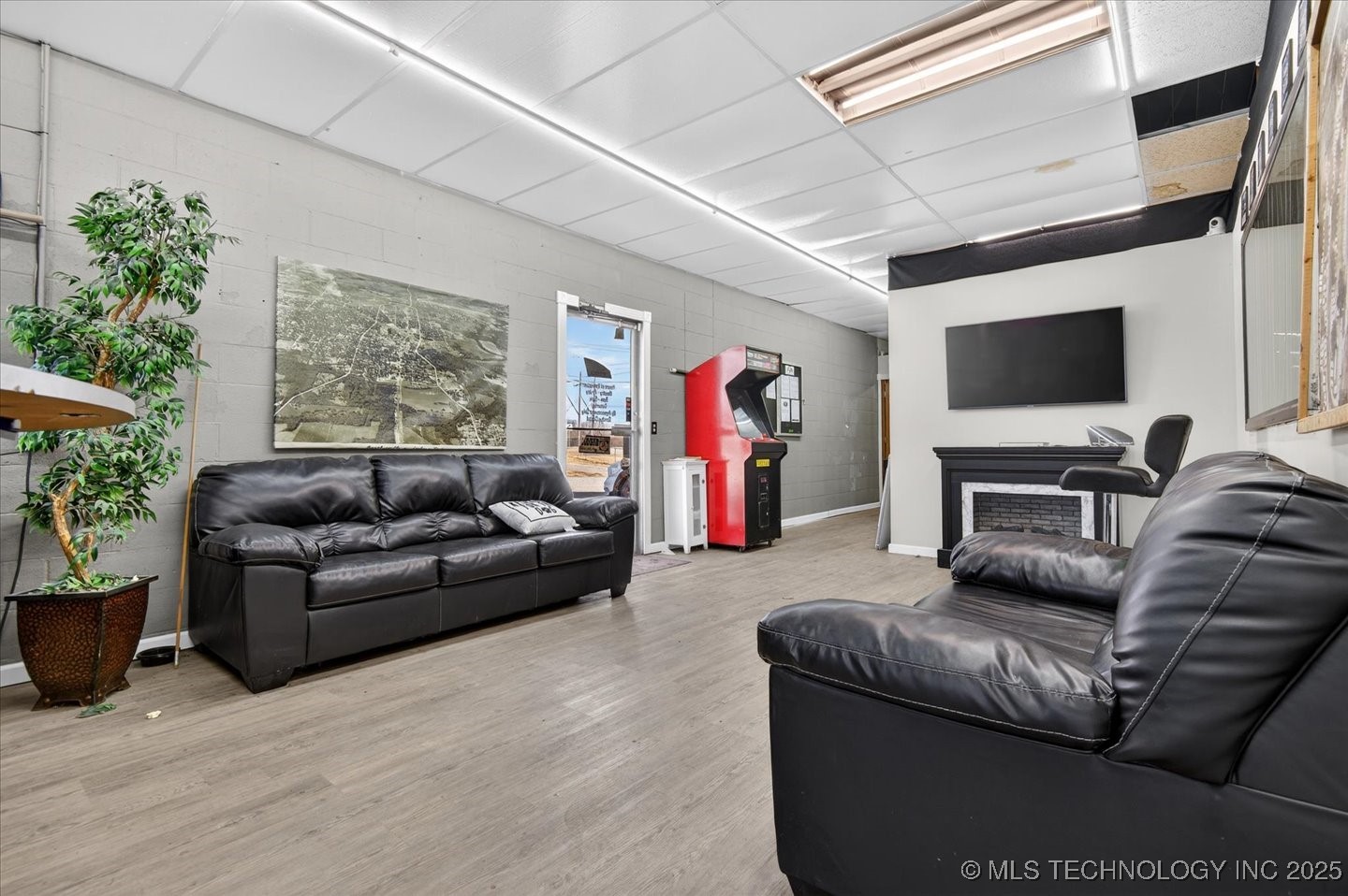 218 S Comanche Avenue Property Photo 6