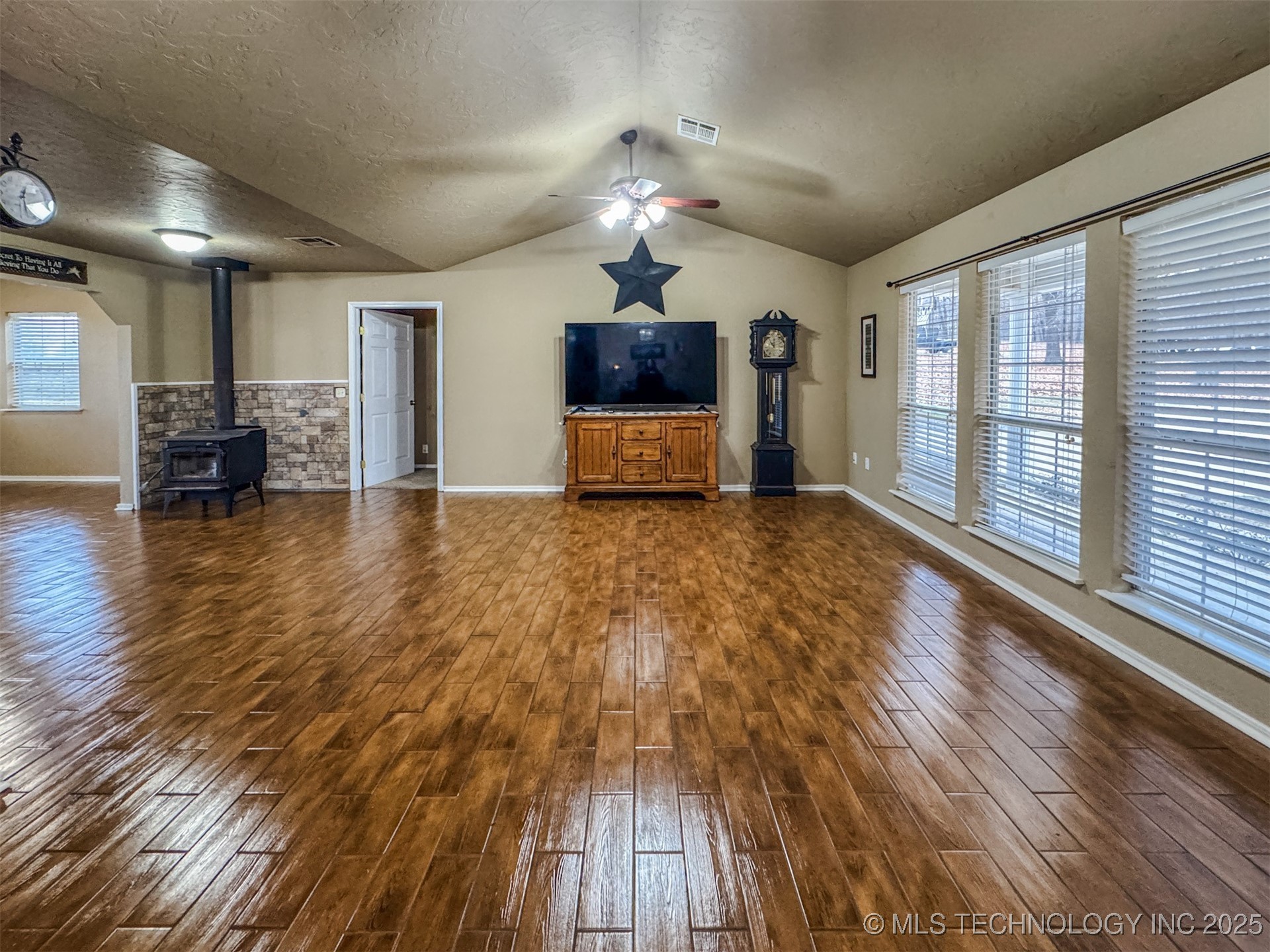 26204 S 532 Road Property Photo 6