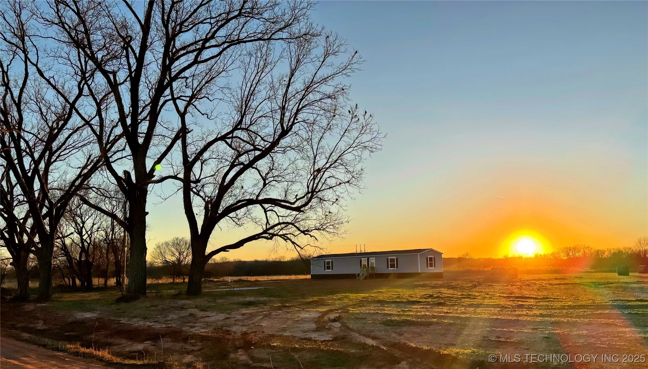 840151 S 3450 Road Property Photo 1