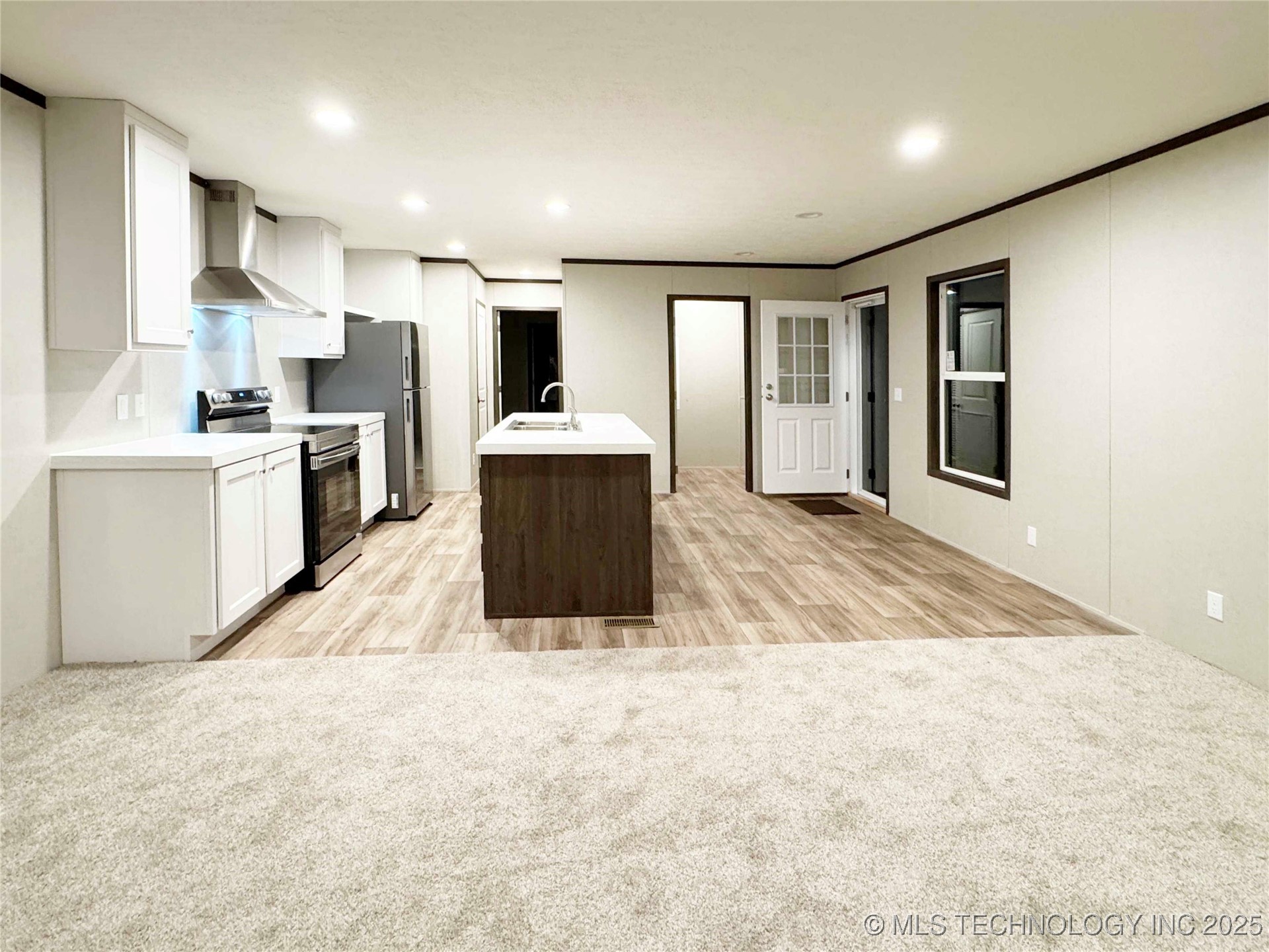 840151 S 3450 Road Property Photo 2