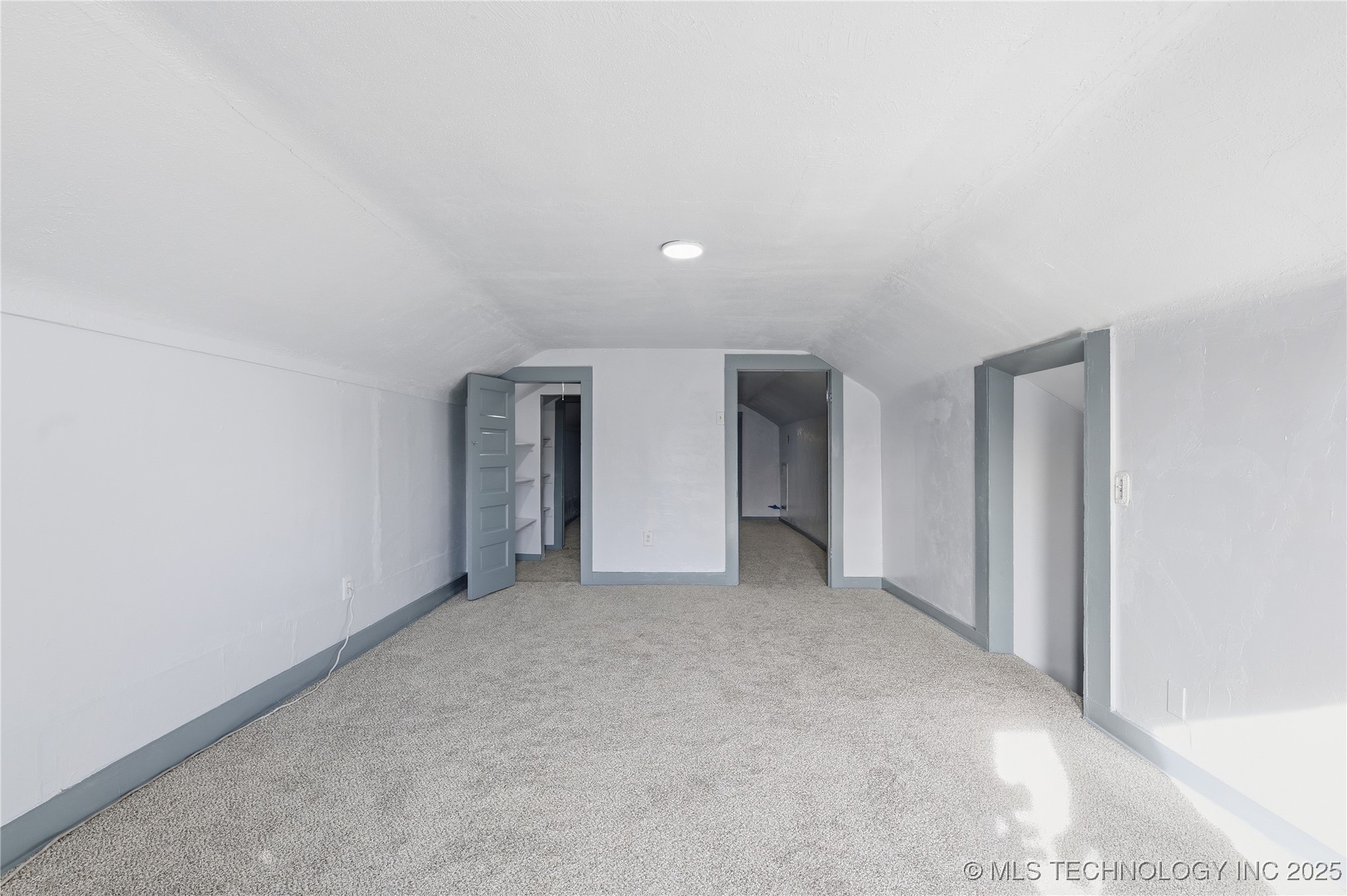 724 E Moses Street Property Photo 15