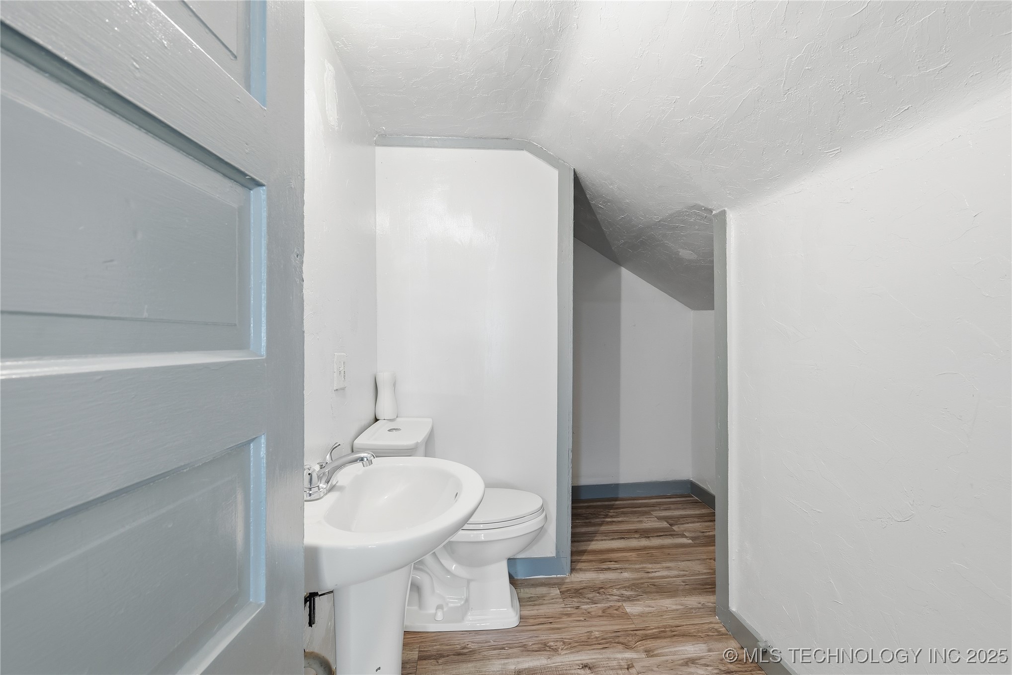 724 E Moses Street Property Photo 18