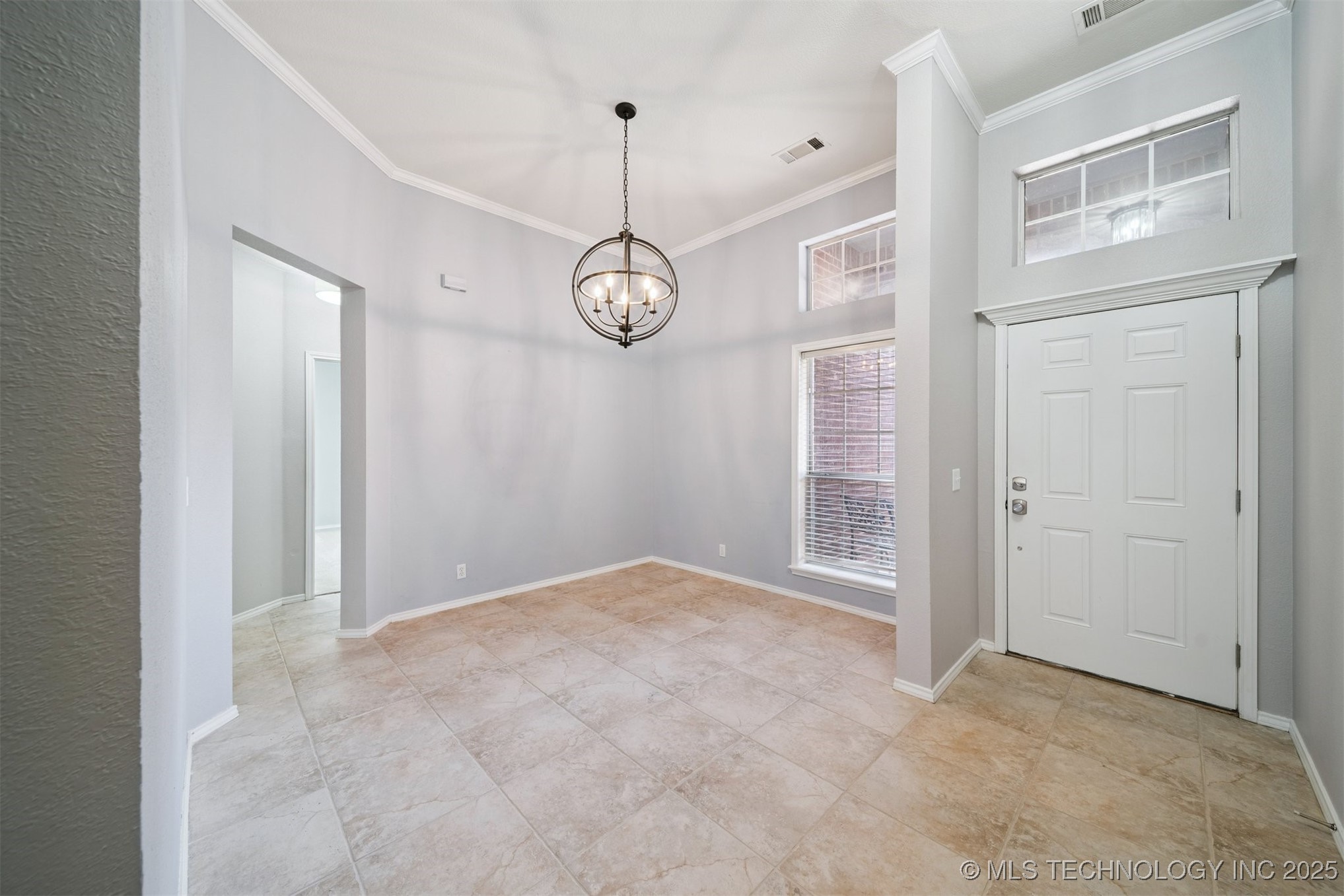 4213 S Redwood Avenue Property Photo 5