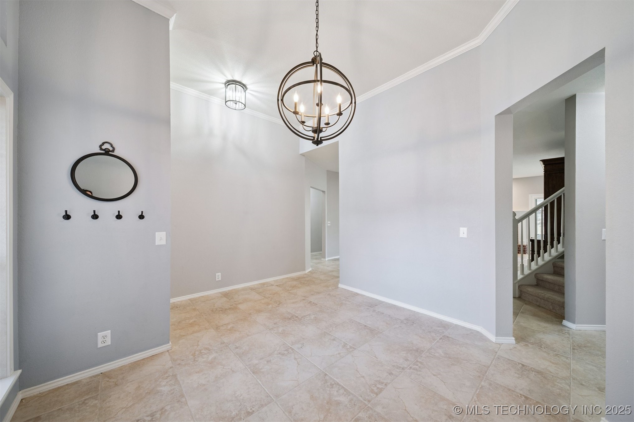 4213 S Redwood Avenue Property Photo 6